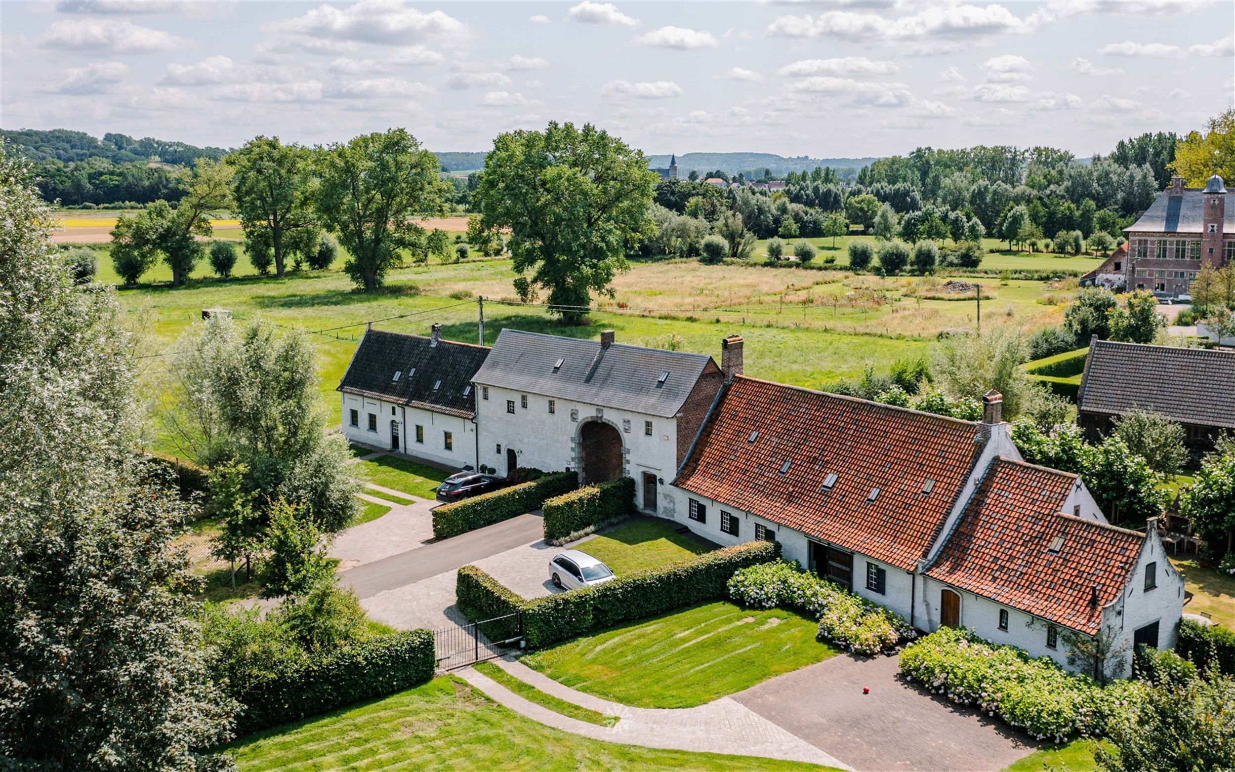 Idyllisch landhuis op een unieke locatie in Wortegem-Petegem foto 1