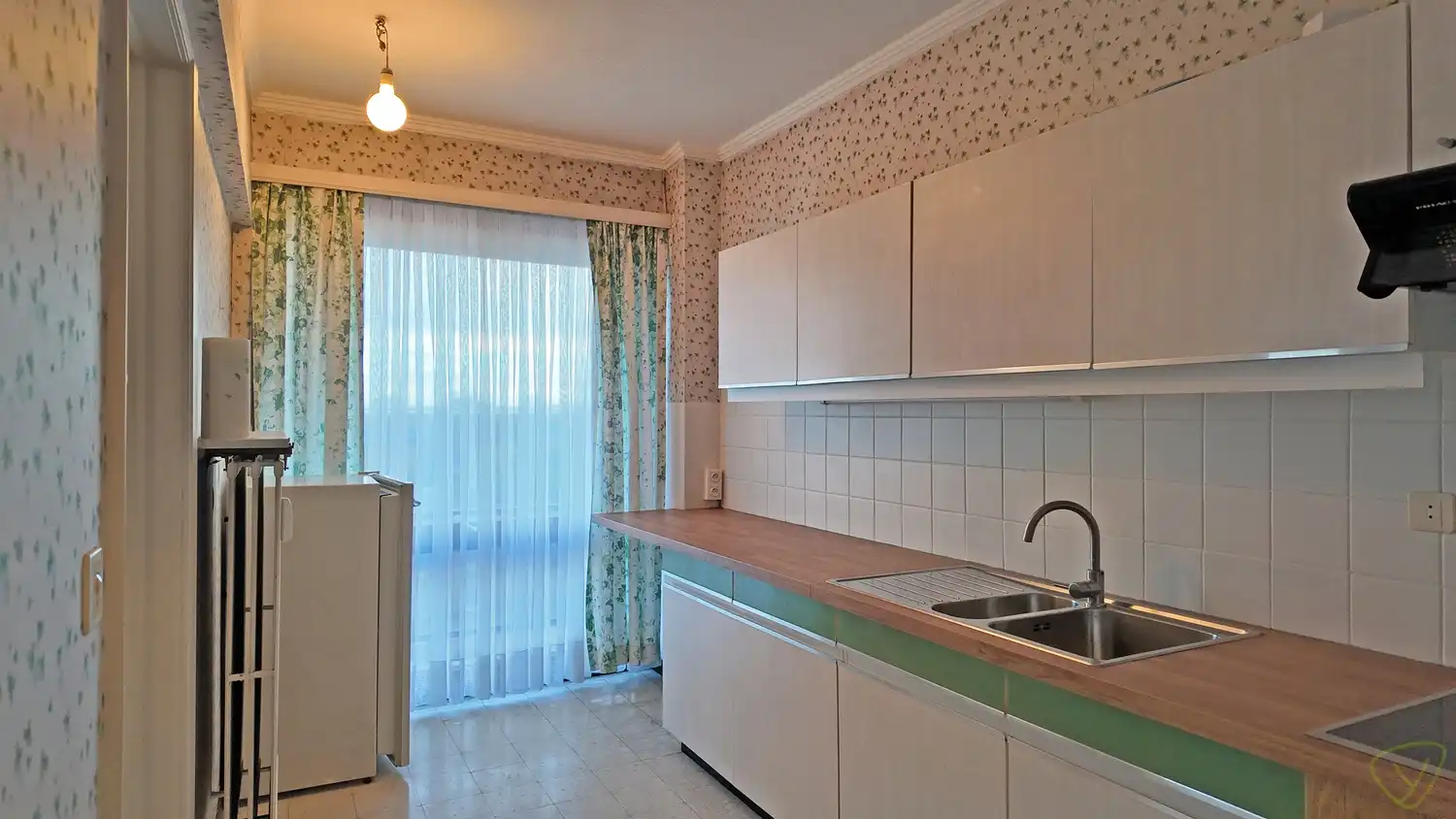 Lichtrijk appartement met twee terrassen en garage in centrum Eeklo foto 5