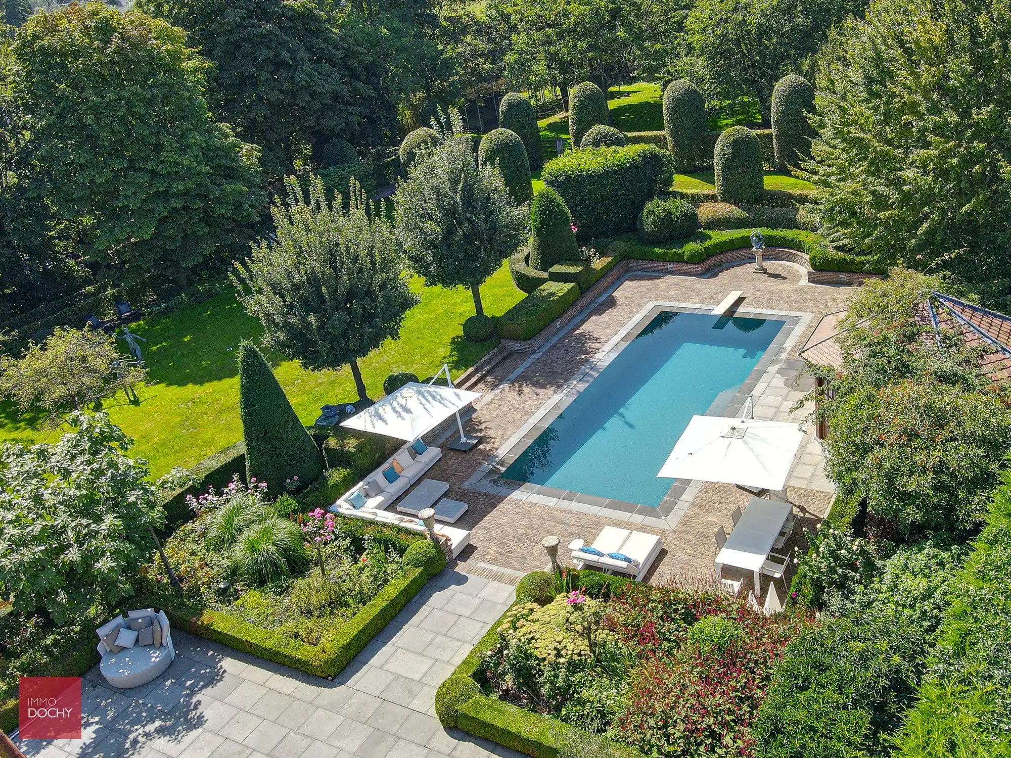 Ruim villa-landhuis met zwembad en poolhouse foto 5