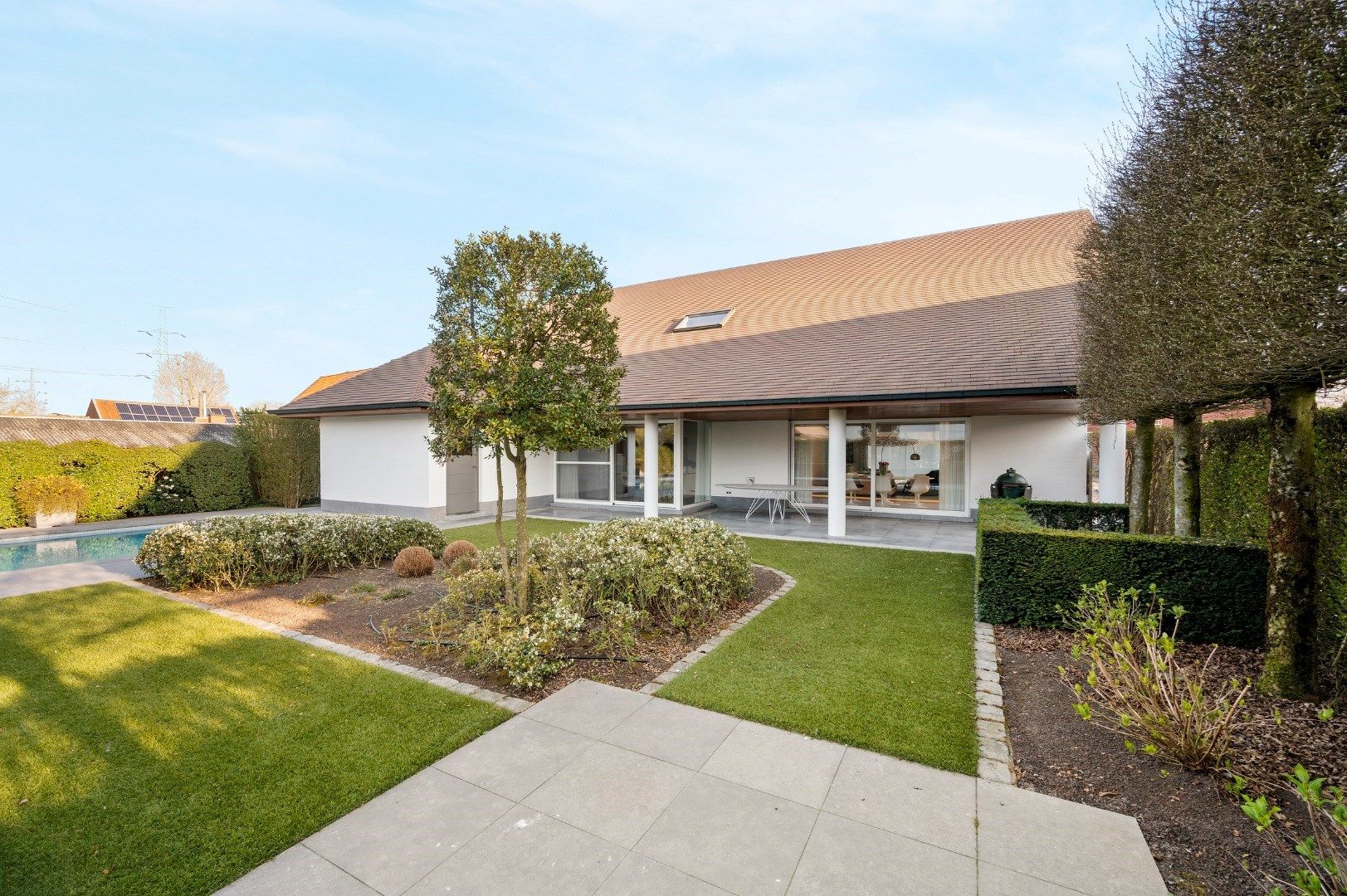 Hoogwaardige villa met bedrijfsgebouw op 3704 m². foto 23
