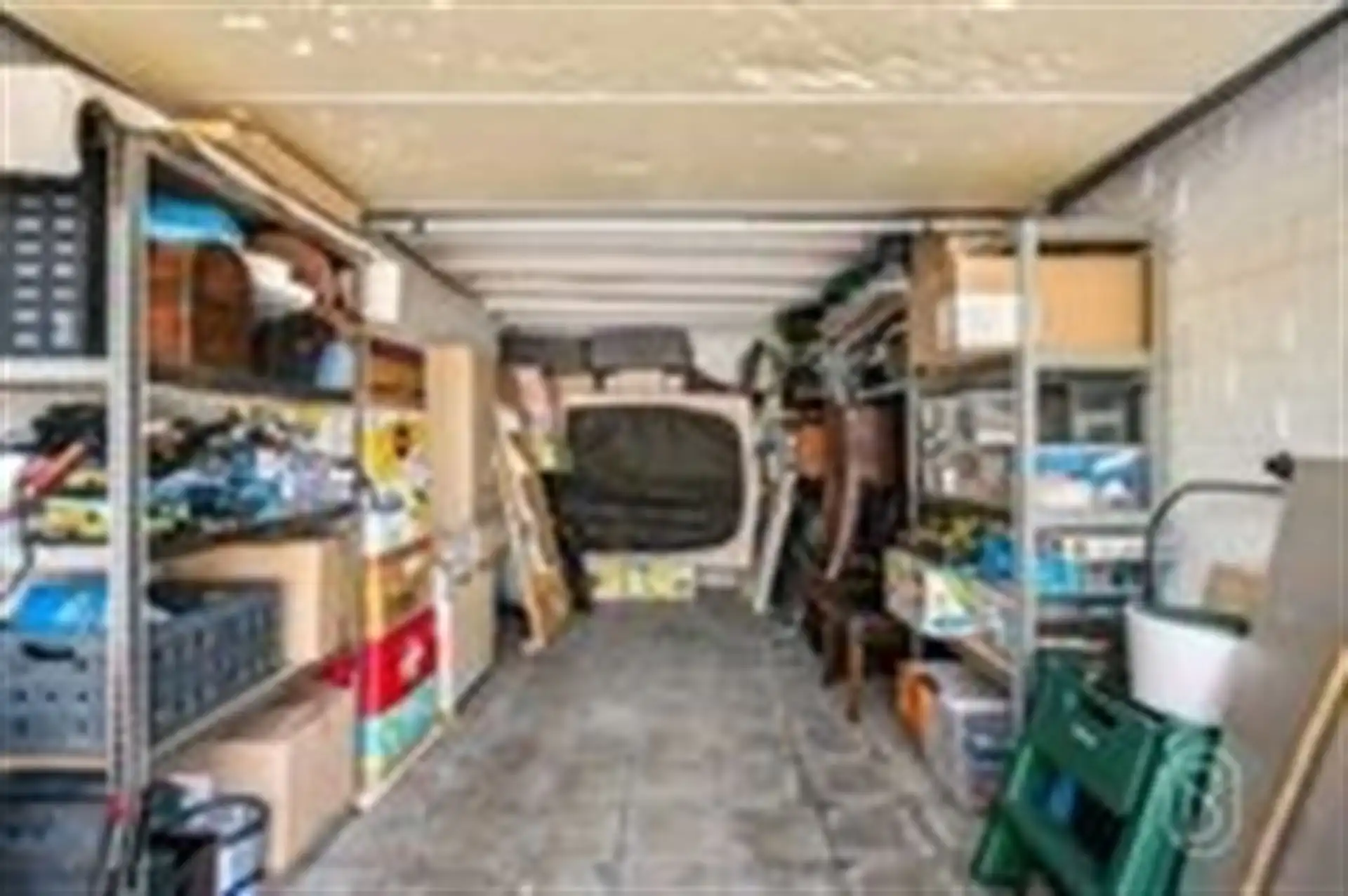 Centraal gelegen private garagebox in Roeselare foto 2