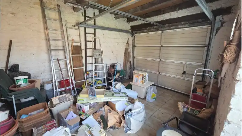 Op te frissen 4-slaapkamerwoning met GARAGE en BINNENTUIN te koop in Ruddervoorde Oostkamp foto 17