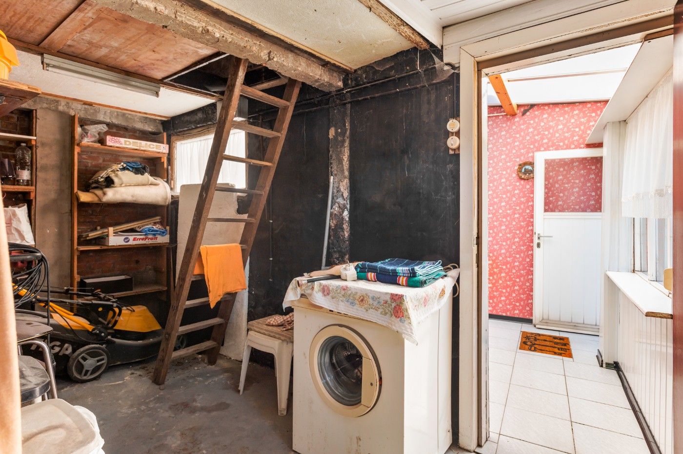 Tof gelegen, te renoveren woning met 2 slpk., garage en tuin foto 8
