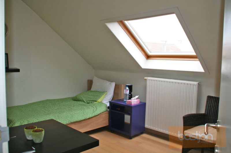 TE KOOP: Handelspand + Duplexappartement in hartje Kuurne foto 10