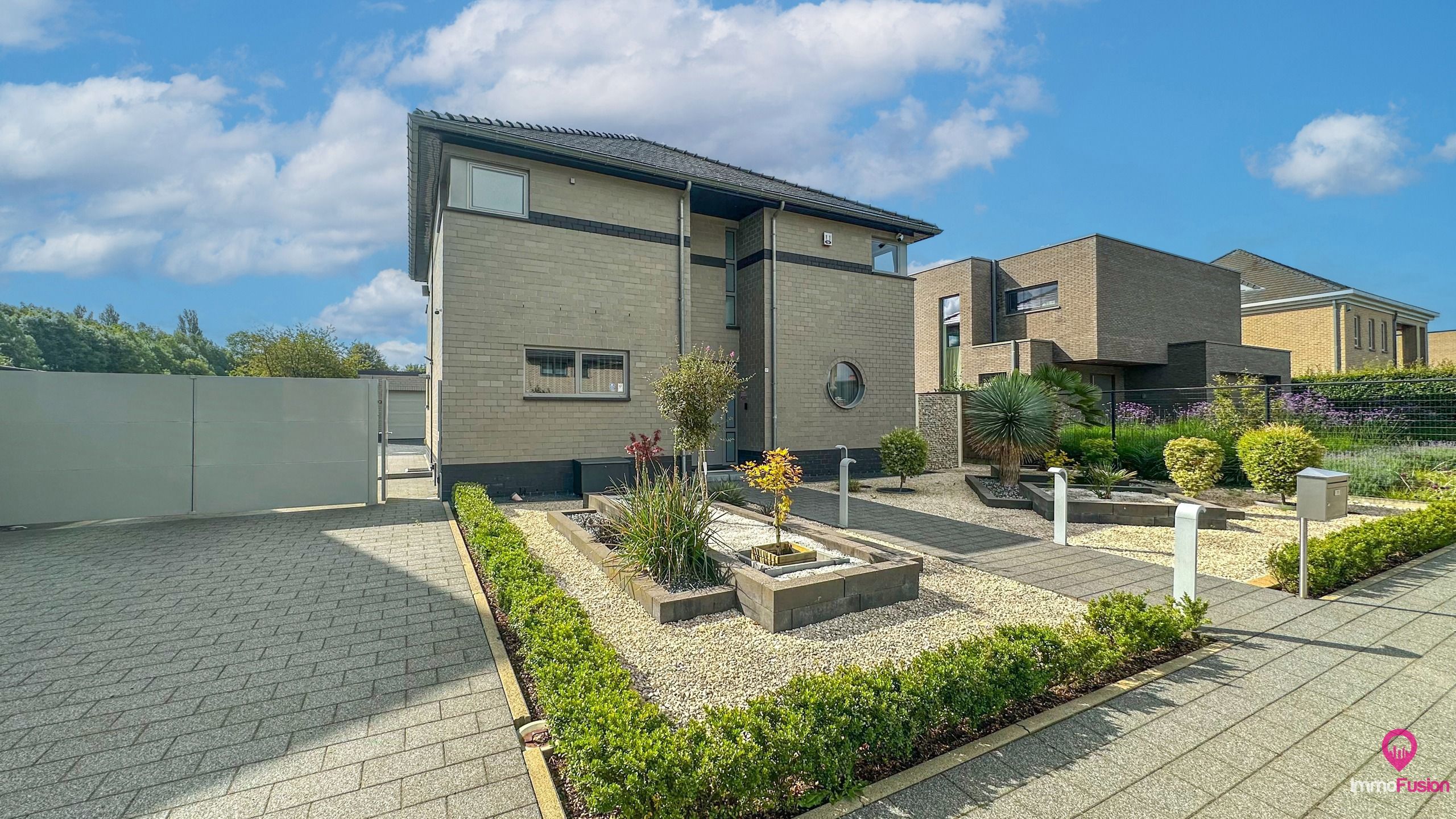 Praktisch ingedeelde woning met grote tuin en 4 slaapkamers! foto 3