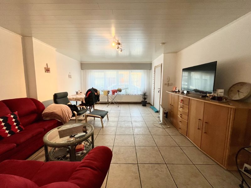 GELIJKVLOERSAPPARTEMENT MET TWEE SLAAPKAMERS EN GARAGE foto 2