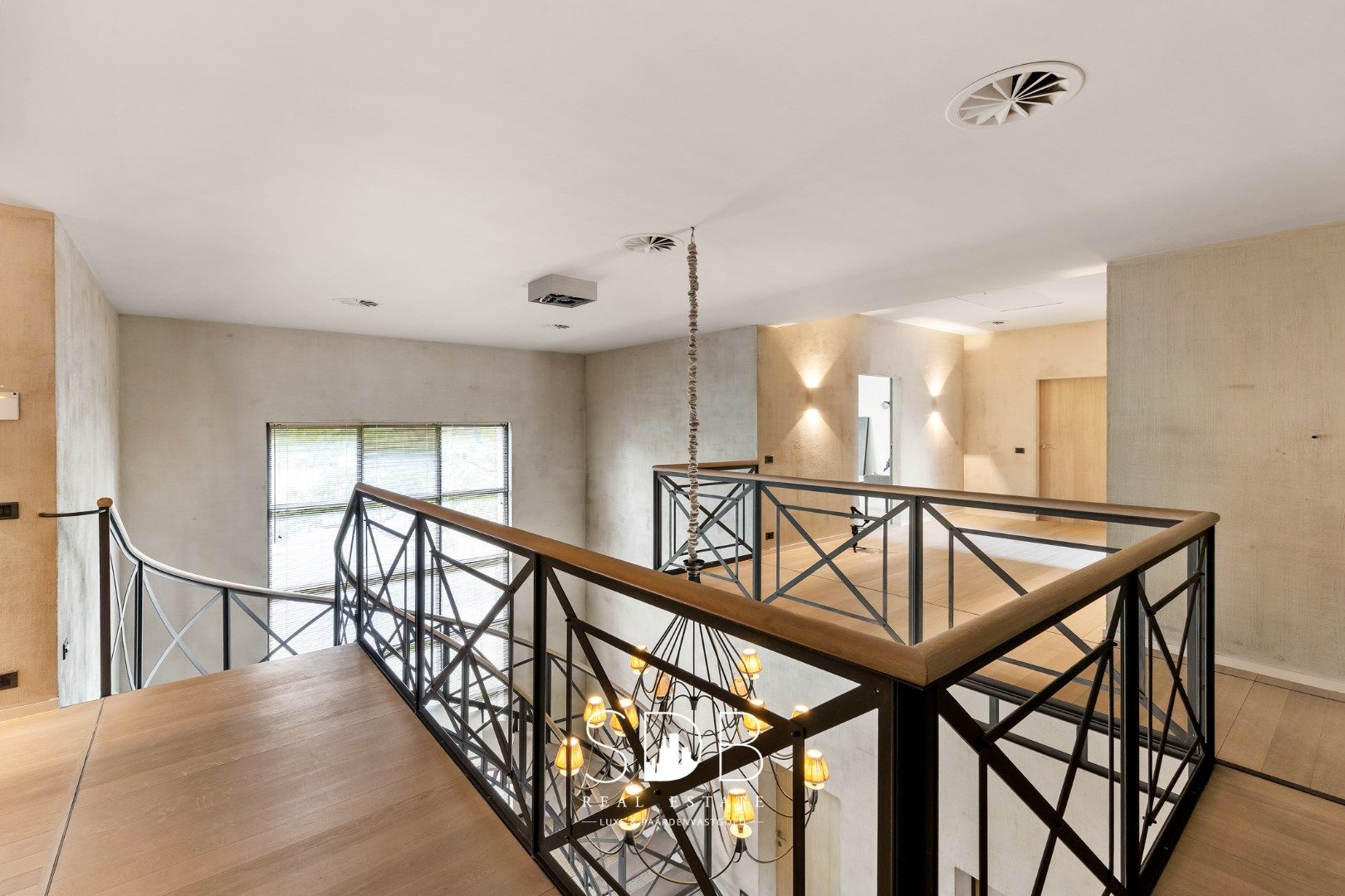 Prachtige villa met hippische accommodatie en graslanden op +/- 23 ha foto 17