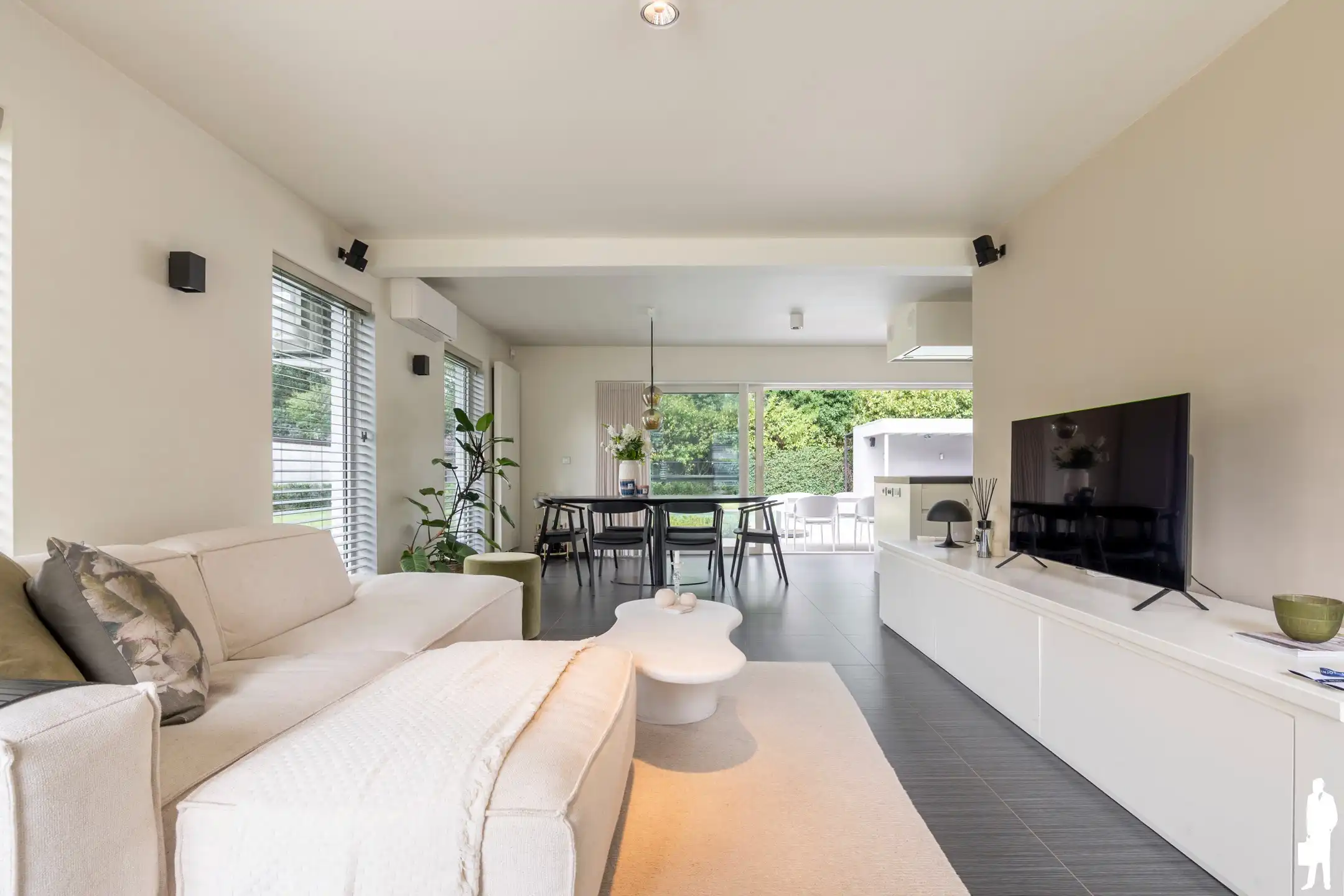 Villa met zwembad en poolhouse op een perceel van 1.350m² foto 5