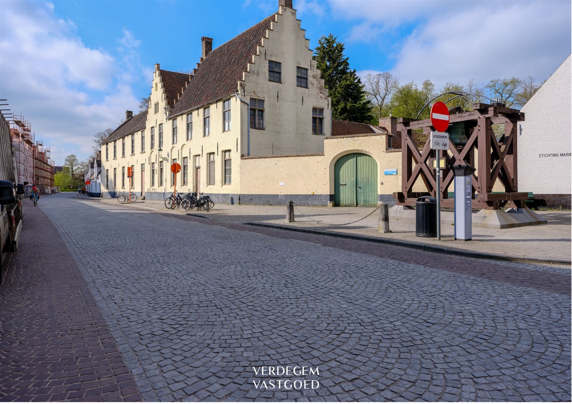Te herbestemmen historische site 'Godshuizen Van Volden': uniek project met mogelijkheden foto {{pictureIndex}}