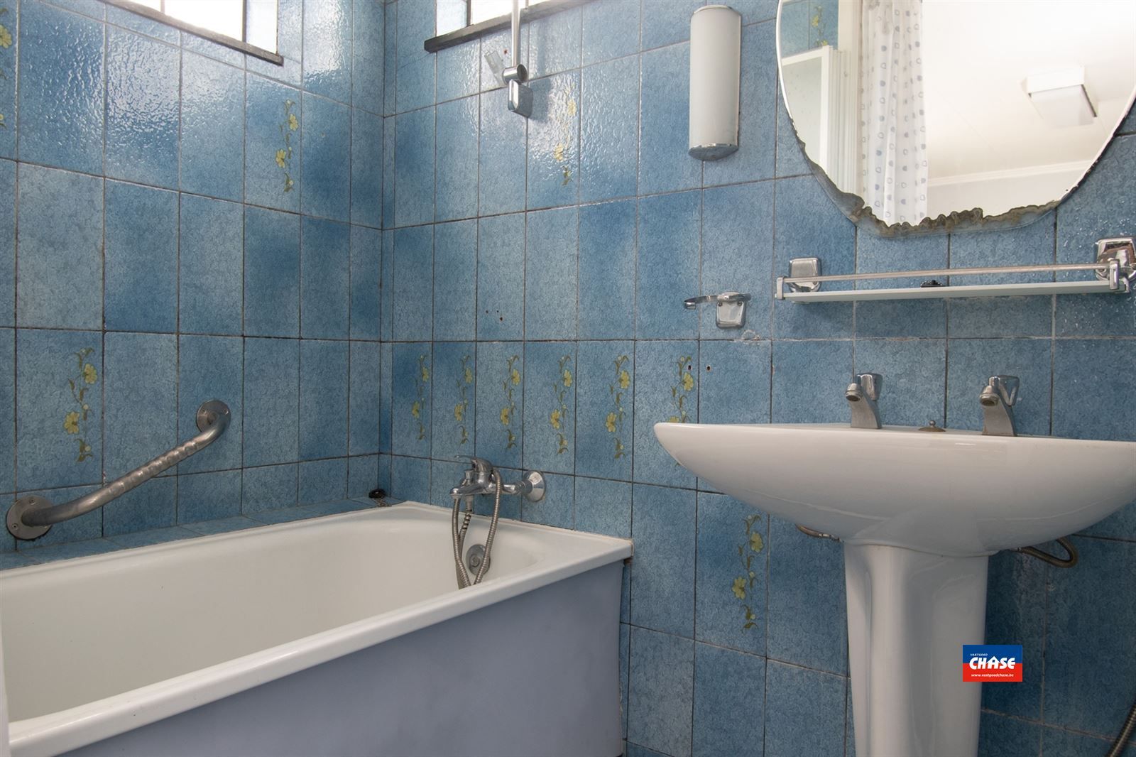 Te renoveren woning met 2 slpks en tuin foto 16