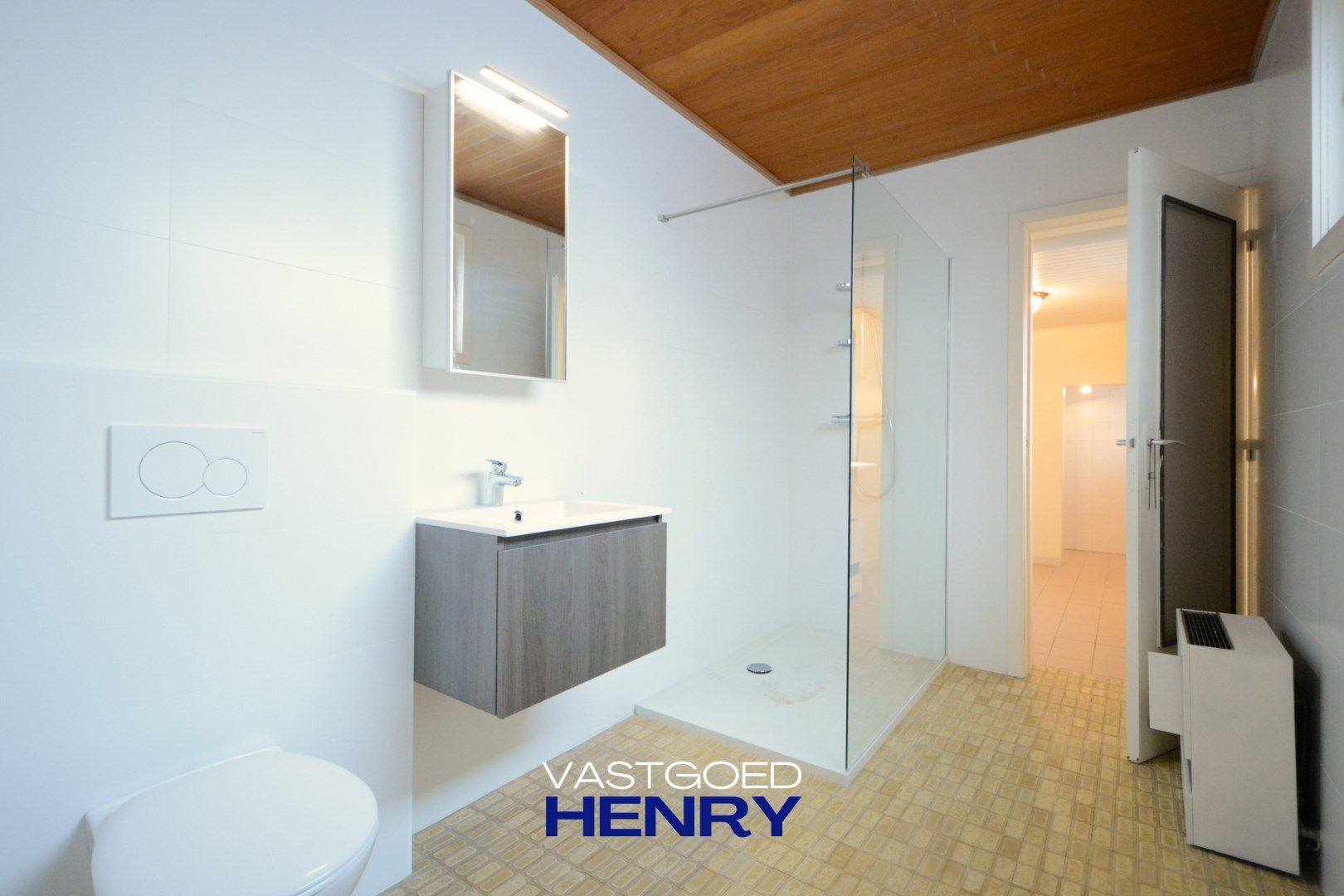 Gerenoveerde woning in hartje Adinkerke met garage! foto 9