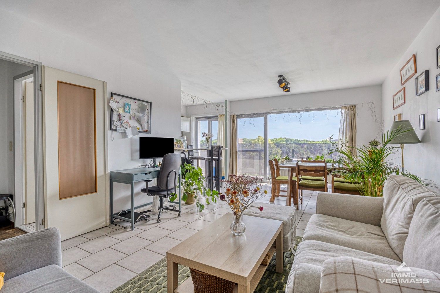 Instapklaar appartement met ruim uitzicht over de omgeving foto 7
