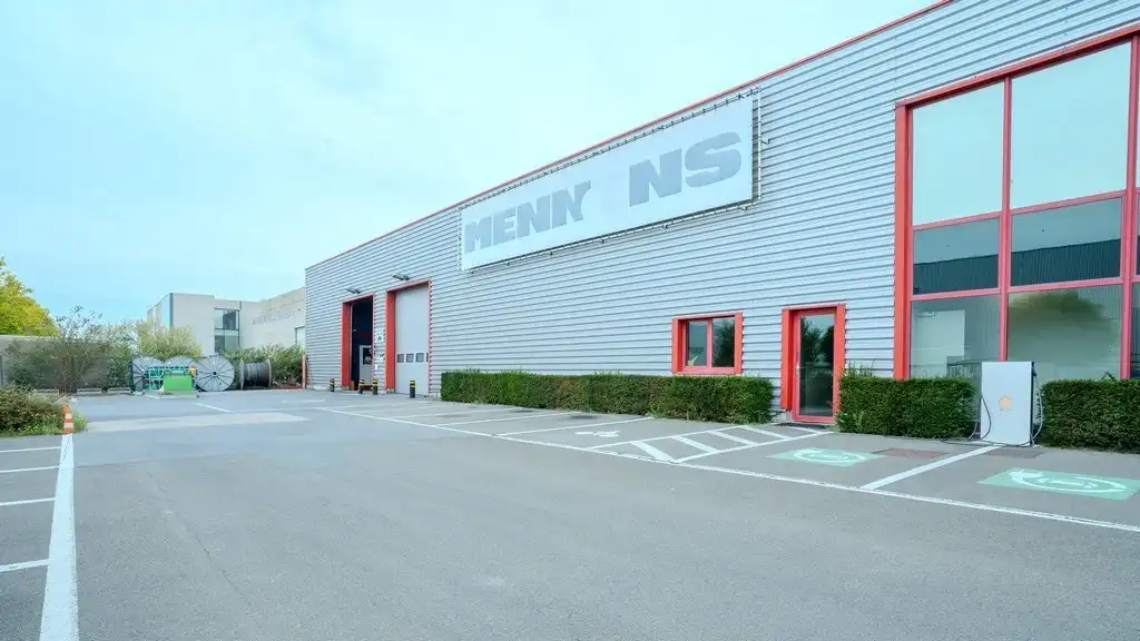 Magazijn met kantoren te huur langs E34 in Beveren foto 19