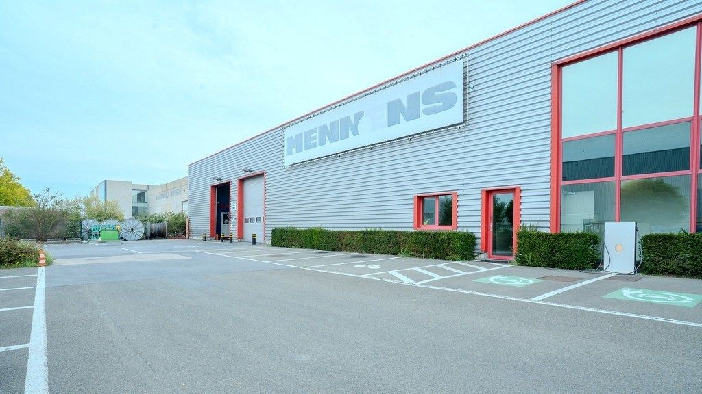 Magazijn met kantoren te huur langs E34 in Beveren foto 19