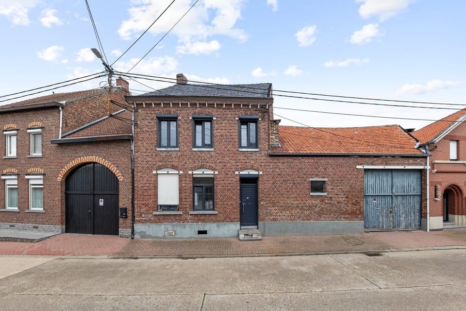 Hoofdfoto van de publicatie: TE RENOVEREN WONING OP EEN PERCEEL VAN 14A57CA IN ZOUTLEEUW