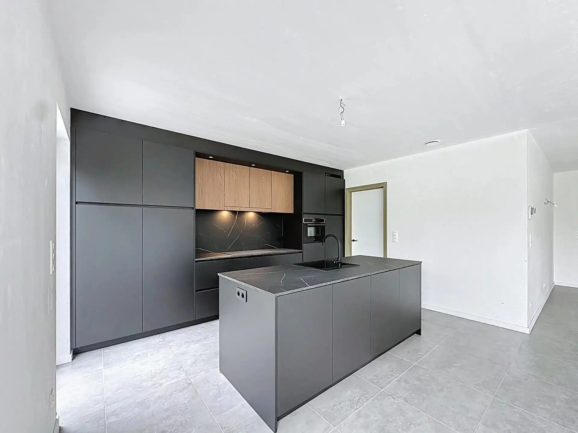 Moderne BEN-woning met 3 slaapkamers en een carport op een mooi perceel. foto 12