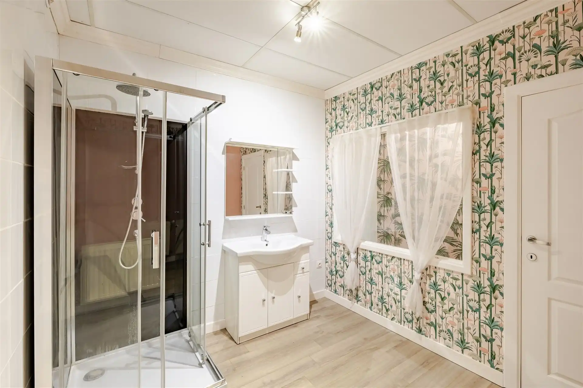 Goed gelegen, deels, te renoveren woning, centrum Asper(Gavere) foto 15