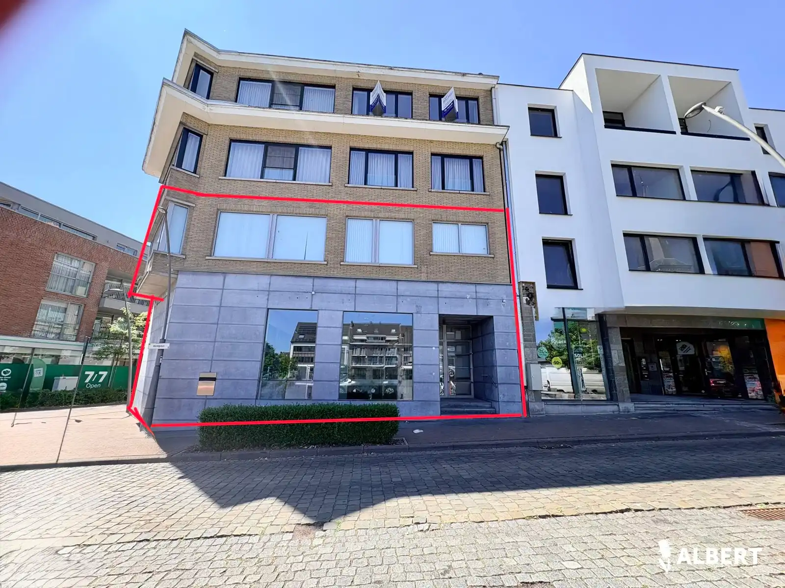 Lichtrijk handelspand van 497m2 op toplocatie! foto 4