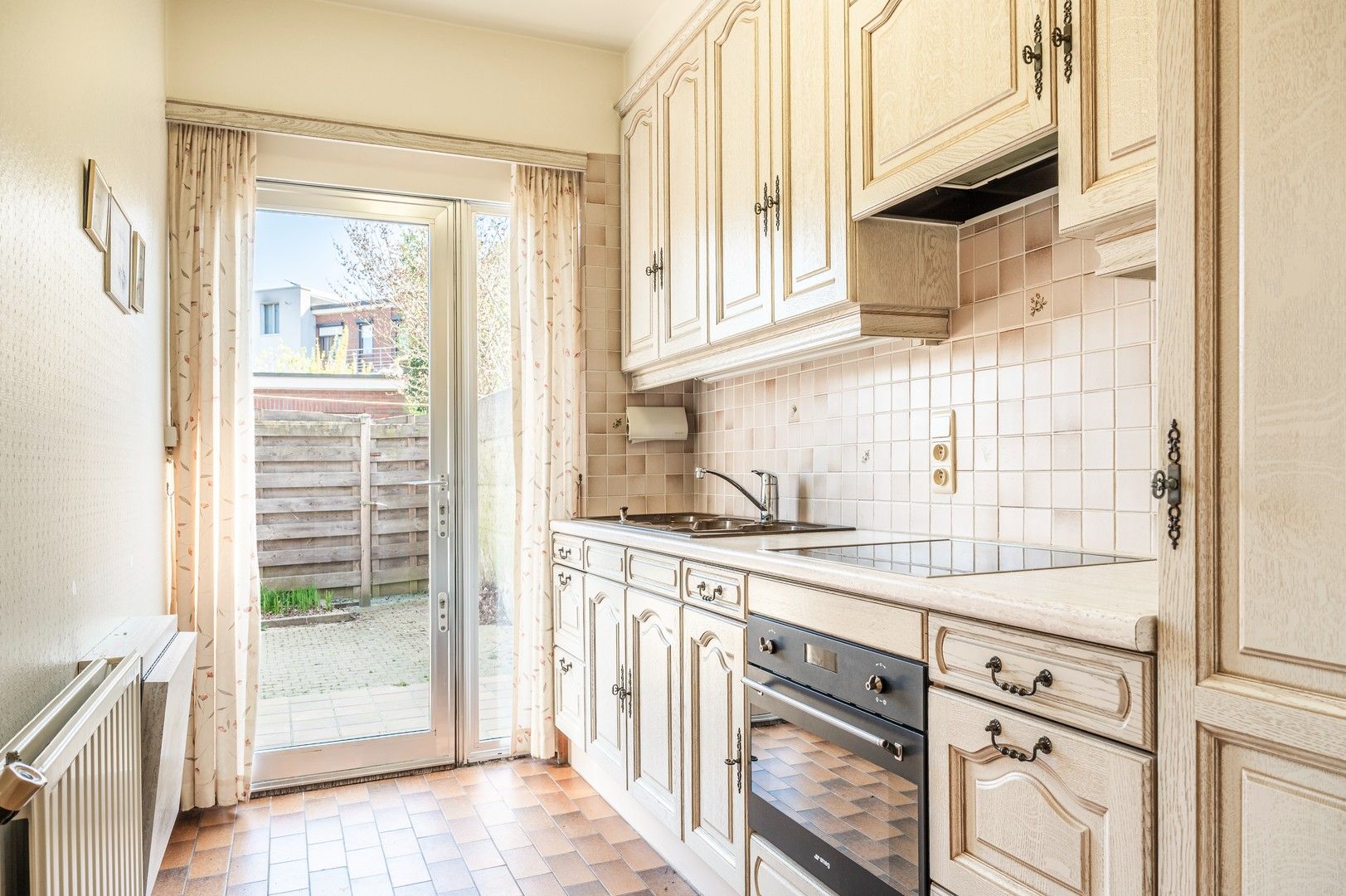 Gelijkvloers appartement met terras en garagebox! foto 6