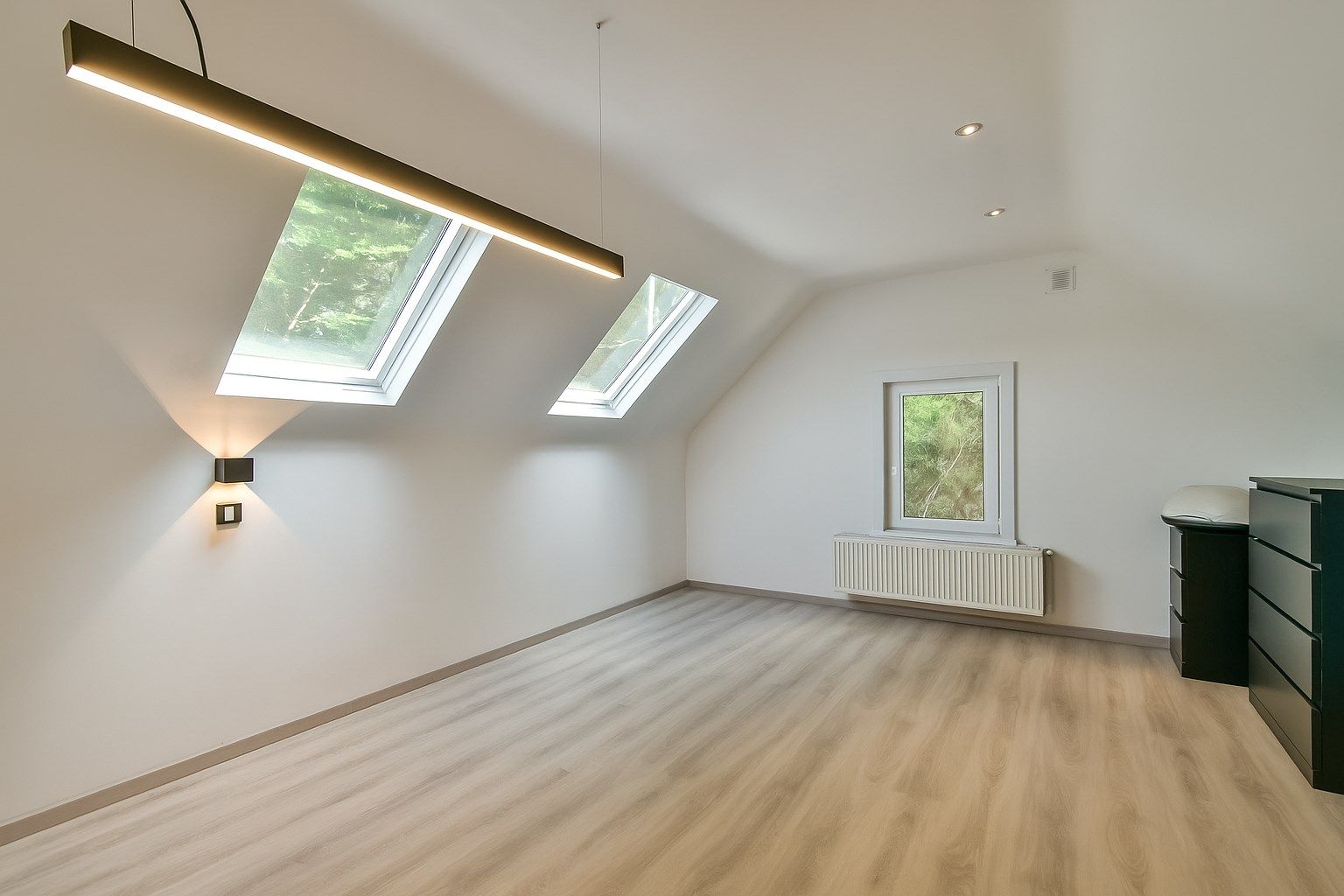 Welkom in deze charmante woning te midden van het groen in het hart van Oostkamp! foto 13