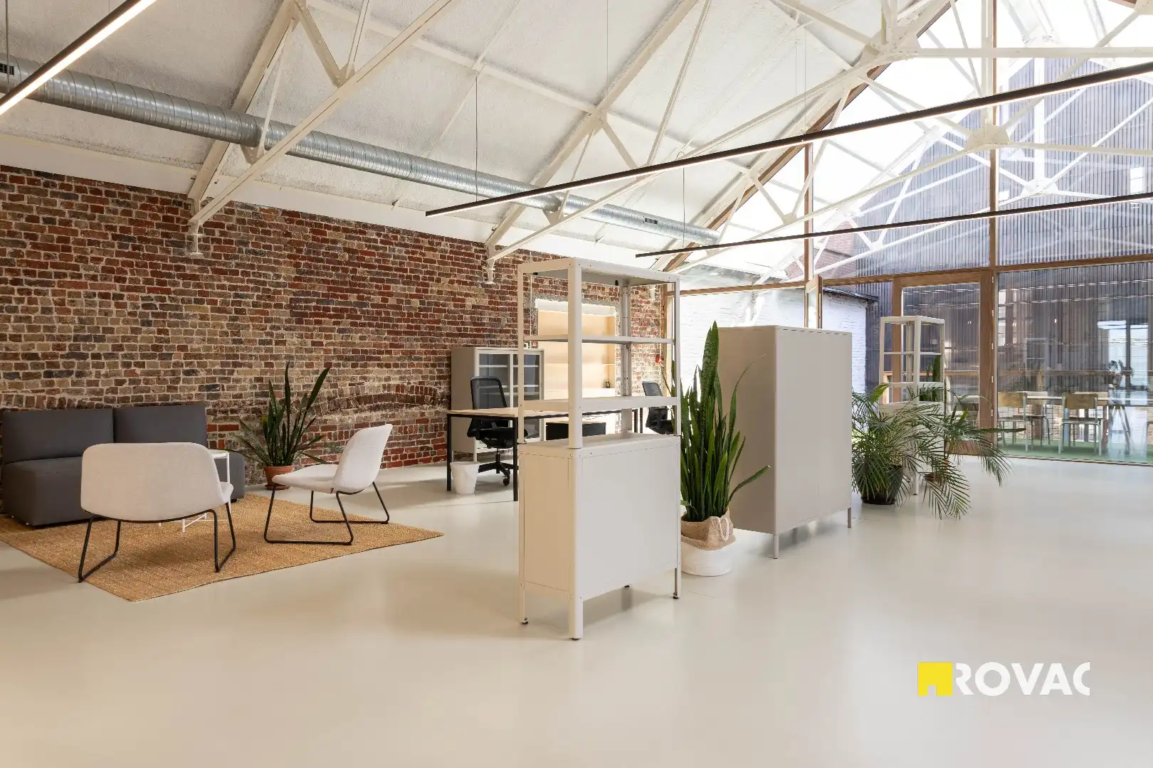 Stijlvolle en instapklare kantoorruimtes met binnentuin in centrum Izegem foto 12