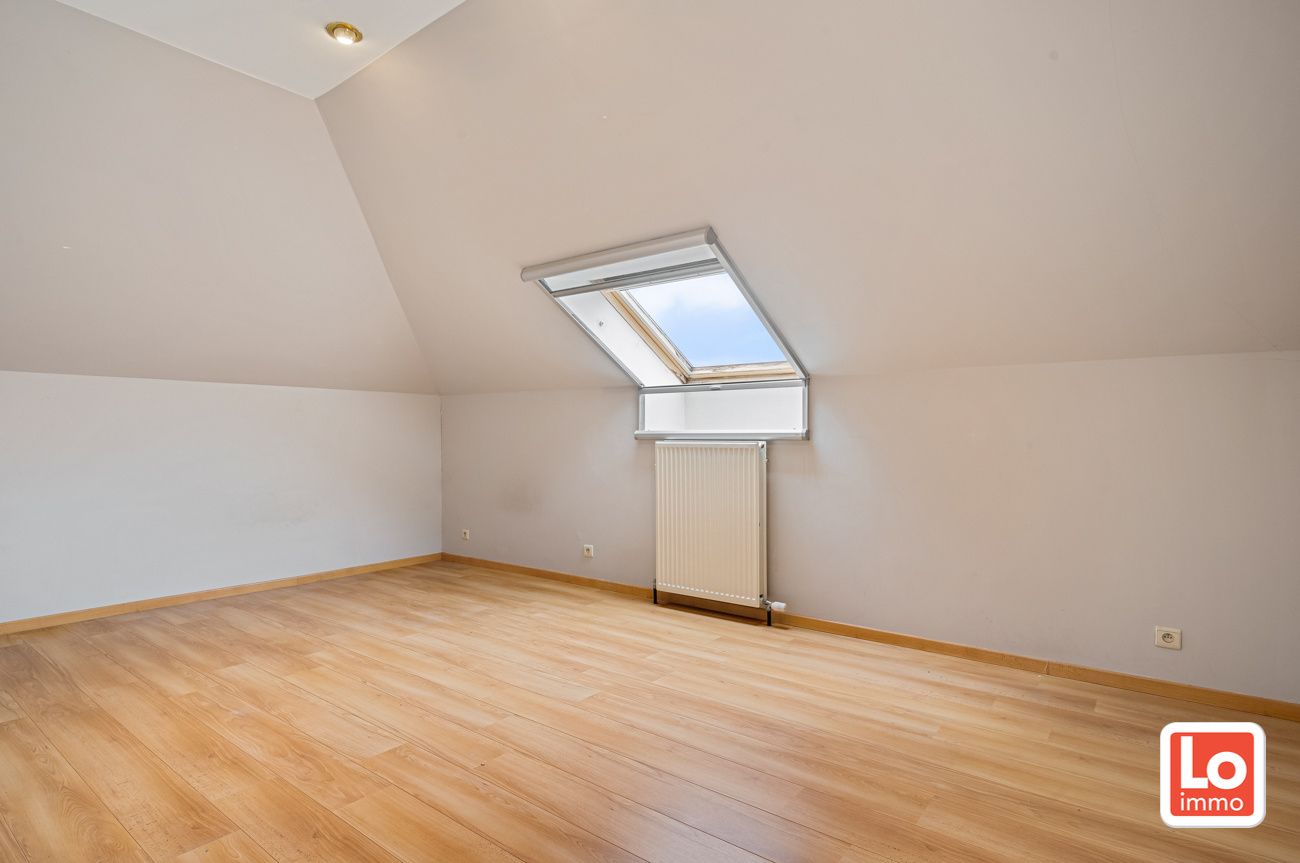 VERKOCHT!! Mooie en degelijke open bebouwing met inpandige garage op een heel rustige toplocatie vlakbij het centrum van Lochristi! foto 16