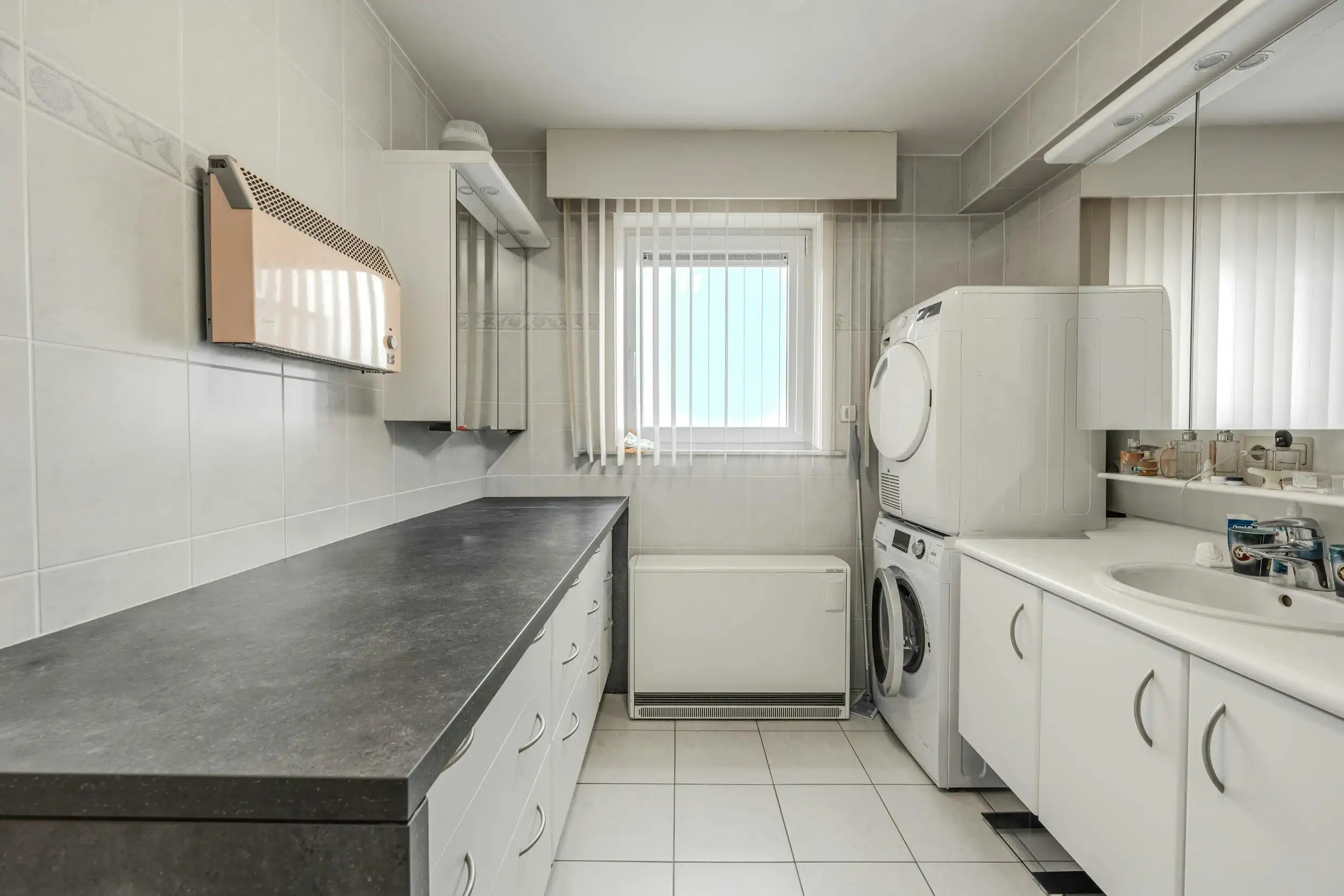 Ruim penthouse appartement met groot terras op toplocatie! foto 8