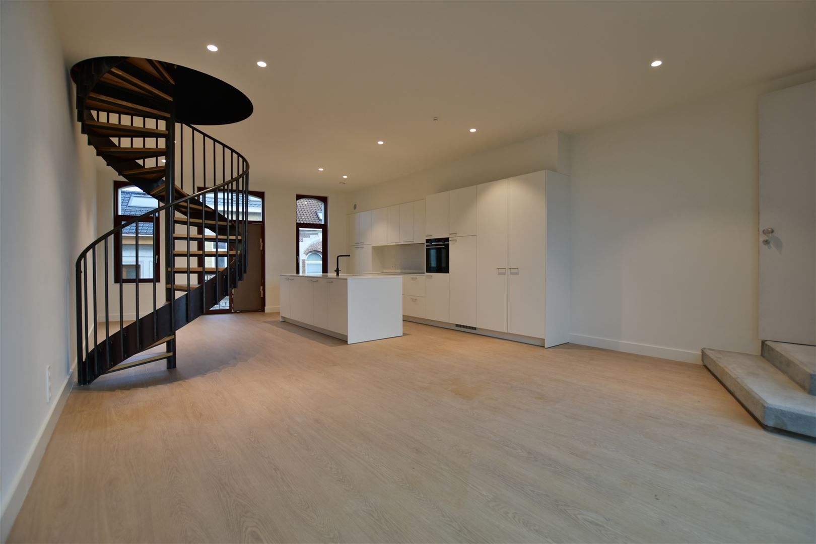 Prachtig luxueus appartement te huur in het bruisende hart van het centrum!  foto {{pictureIndex}}