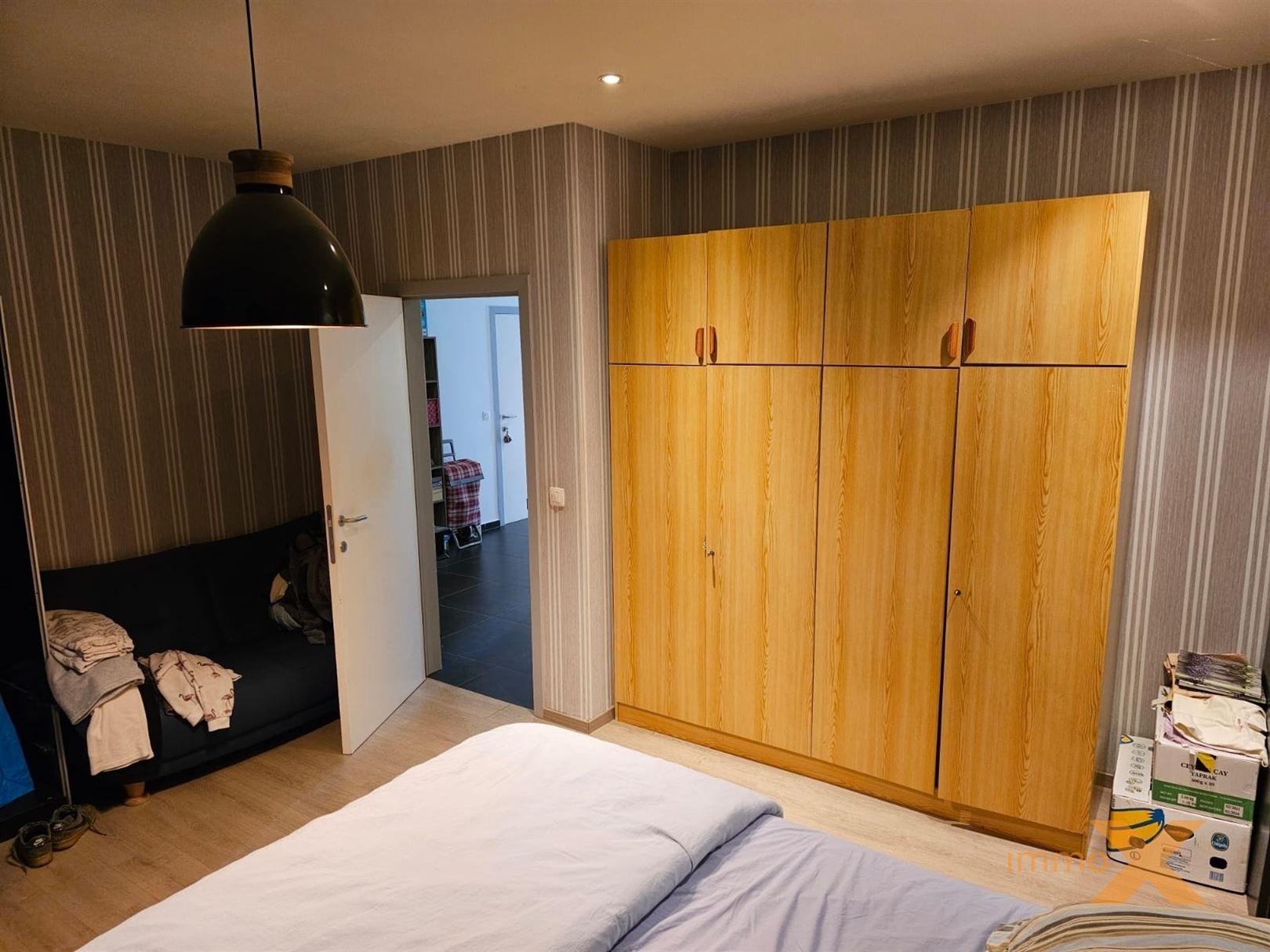 RUIM LICHTRIJK GELIJKVLOERS MET TUINTJE foto 19