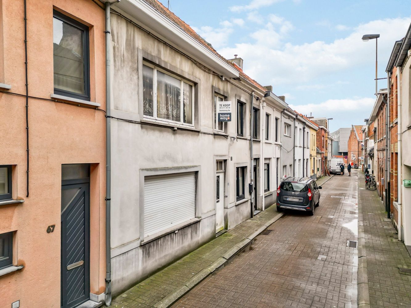 Totaal renovatie/ te slopen woning in het hartje van Eeklo foto 2