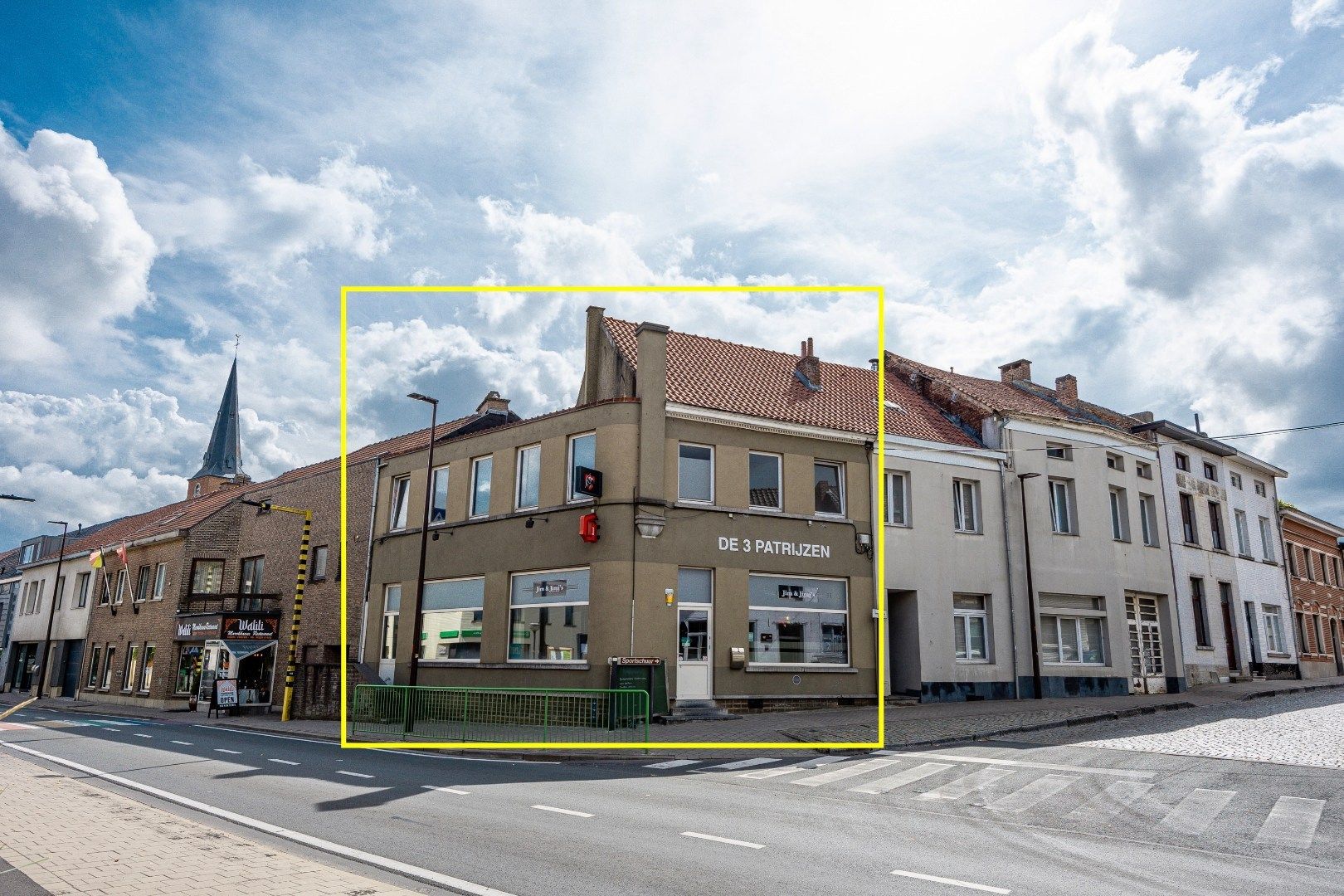 Veelzijdige opbrengsteigendom met café, appartement en topligging in Dworp foto 3