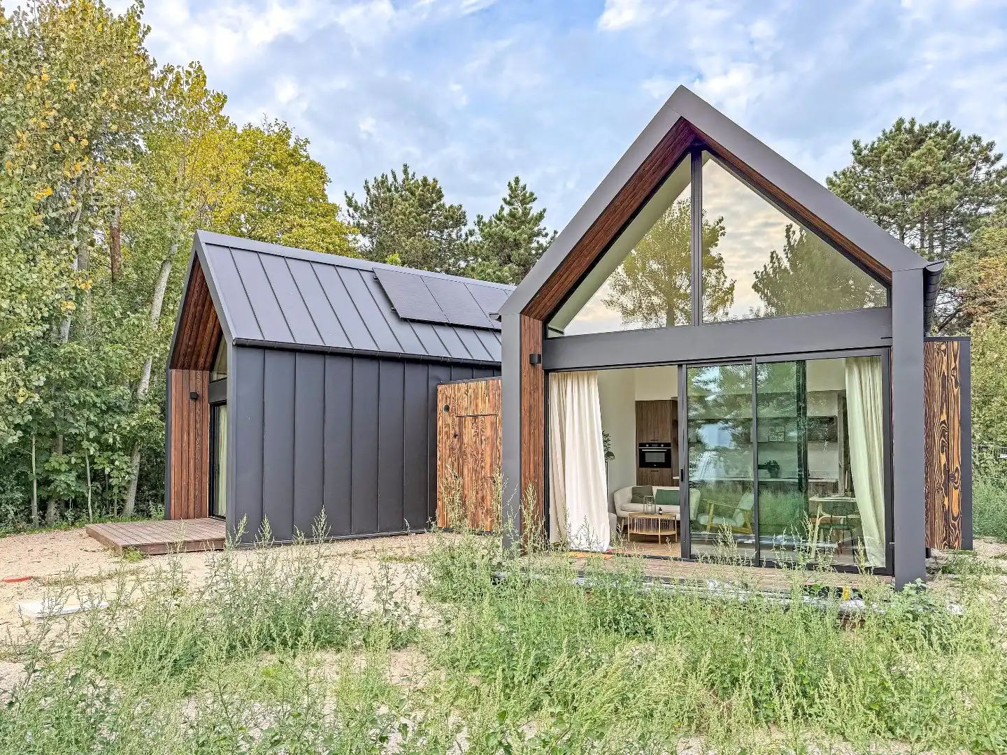 Op zoek naar een tweede verblijf of investeringsvastgoed met verhuurpotentieel te Koksijde/Oostduinkerke vlakbij natuurgebied de Doornpanne? foto {{pictureIndex}}