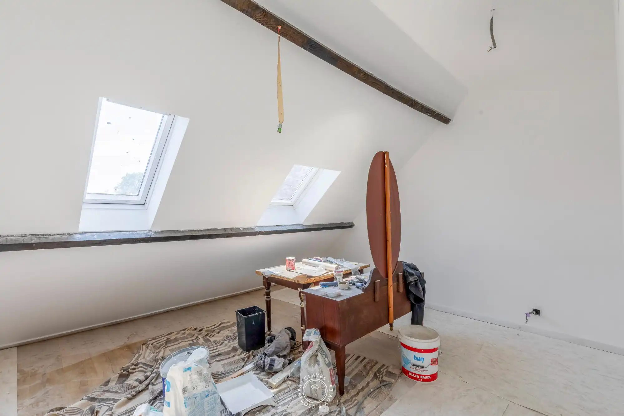 Te renoveren woning met garage in het centrum van Sint-Niklaas foto 14