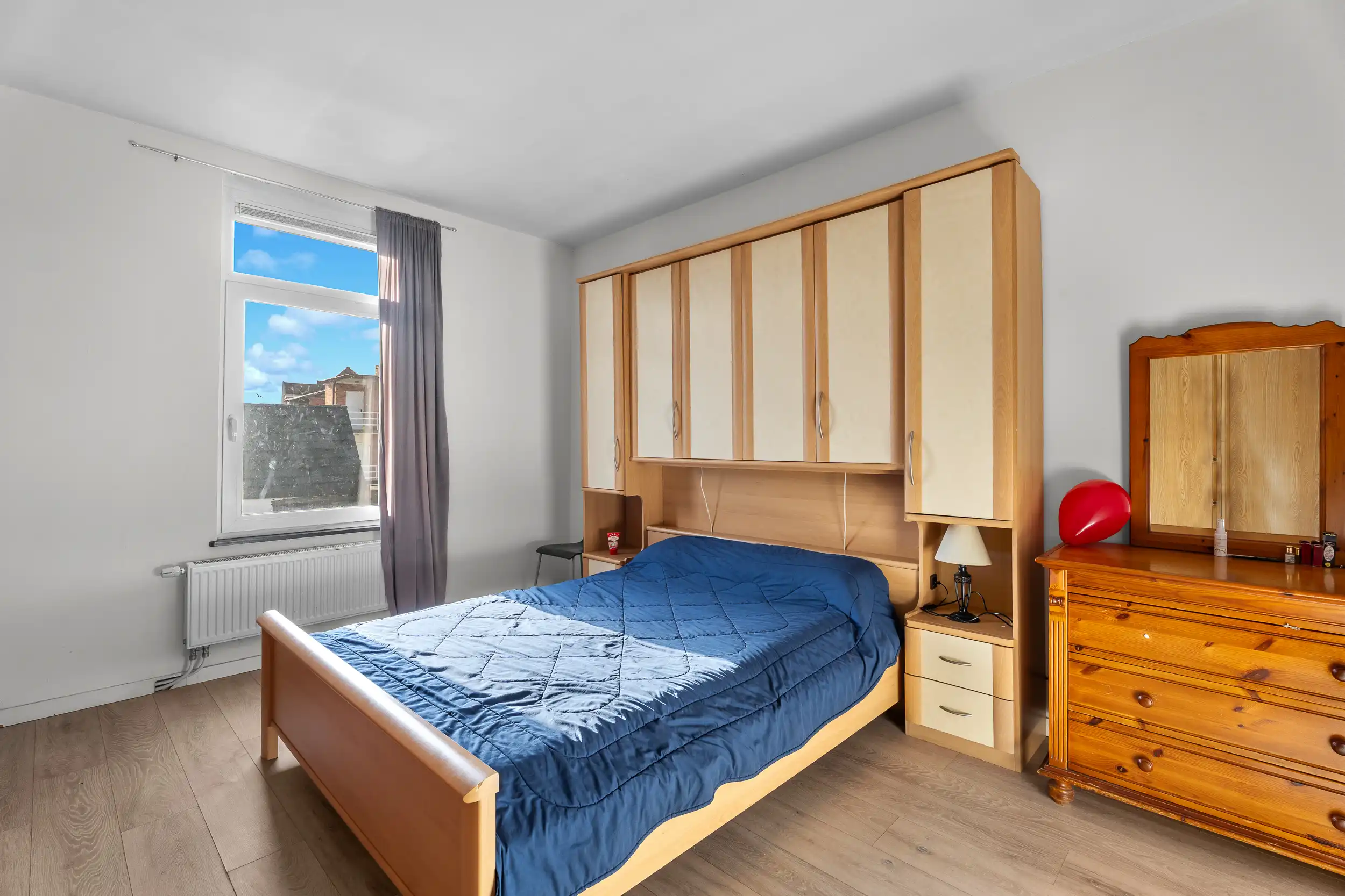 Instapklare, volledig gerenoveerde woning in centrum Lokeren foto 4