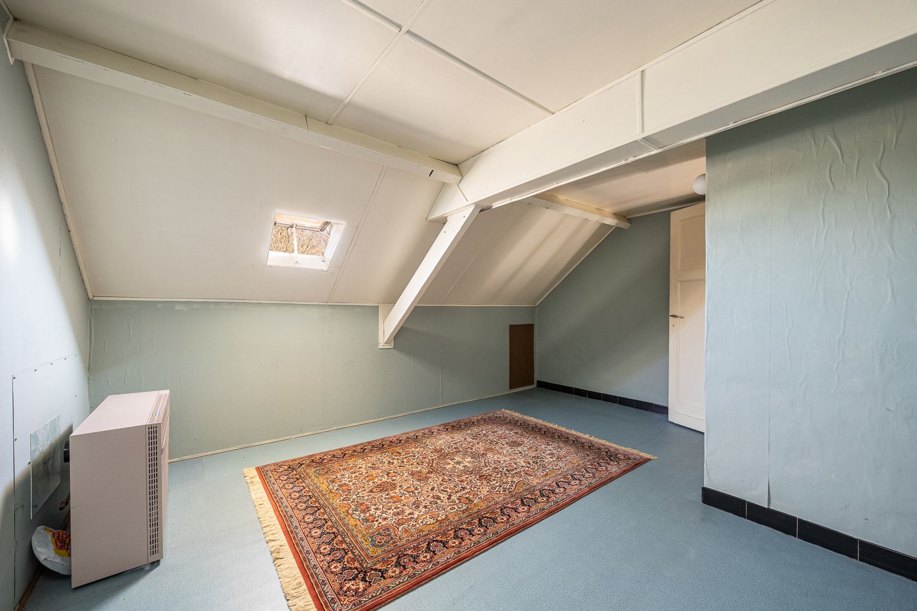 Goed onderhouden woning met stadskoer. foto 13