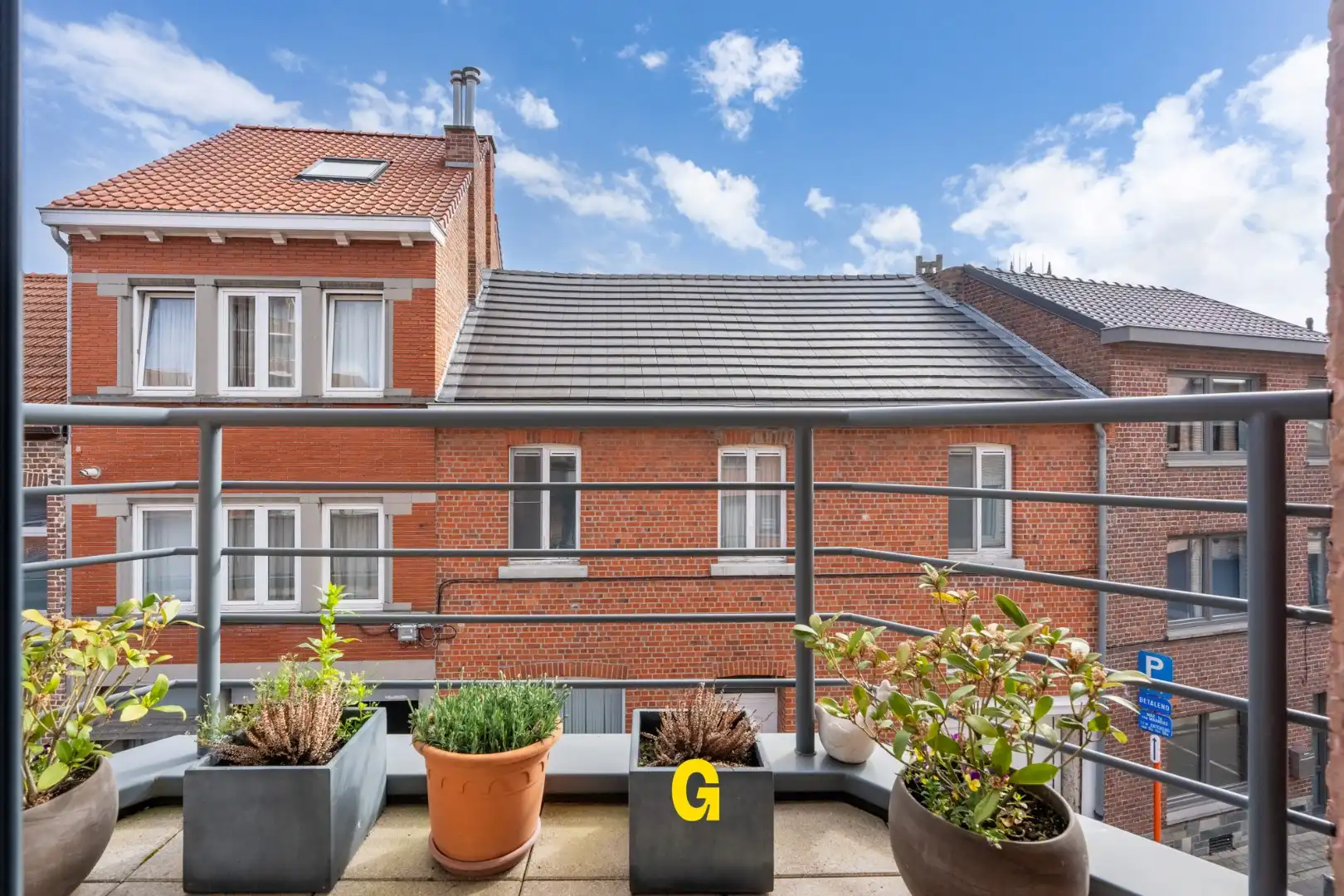 Netjes verzorgd duplex appartement met drie slaapkamers en standplaats op wandelafstand van de markt foto 5