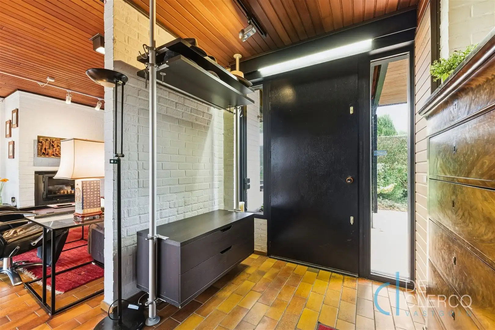 Ruime bungalow met grote tuin te koop in groene omgeving! foto 2