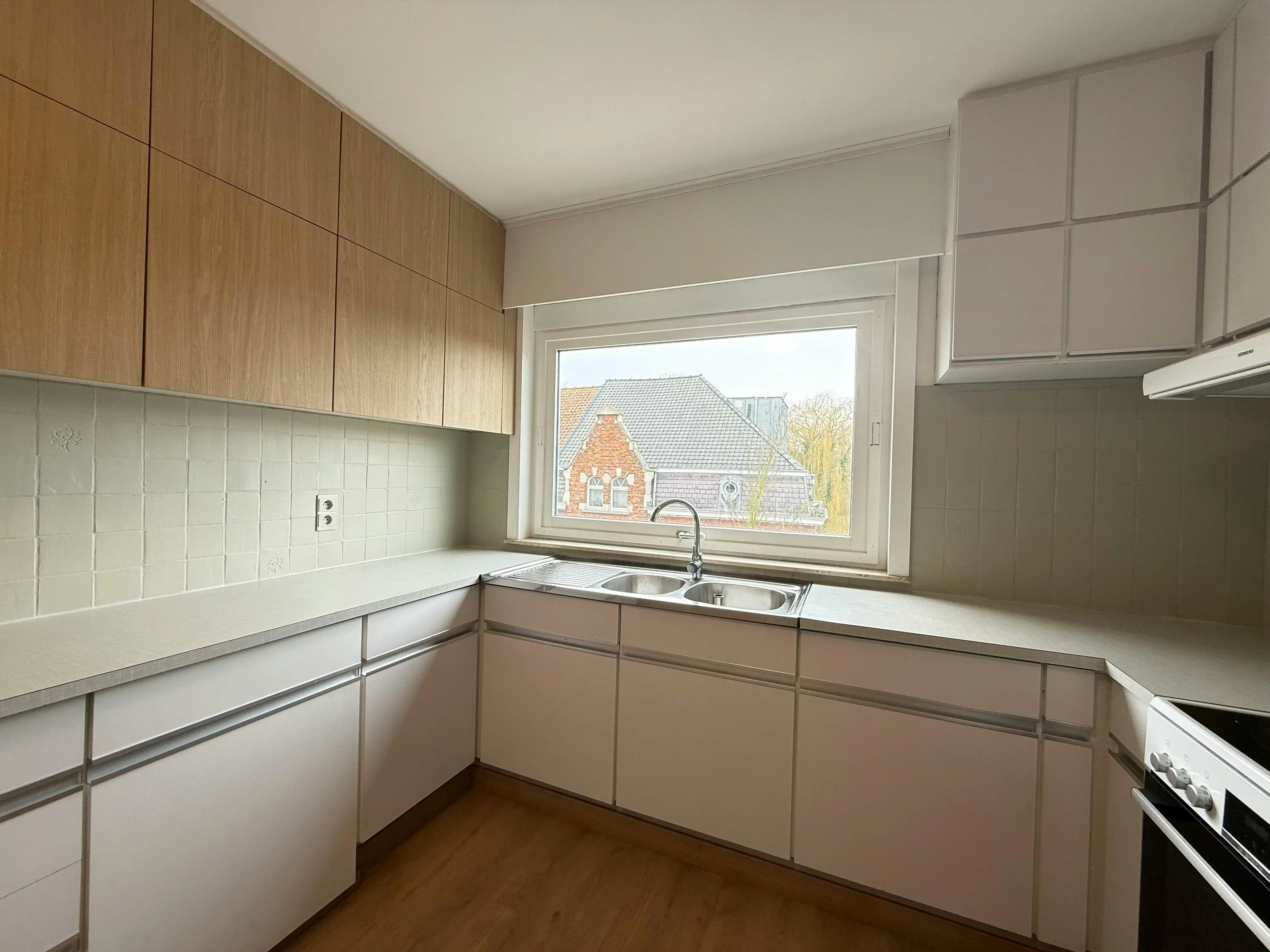 Appartement met drie kamers en garage te koop in Ieper foto 18