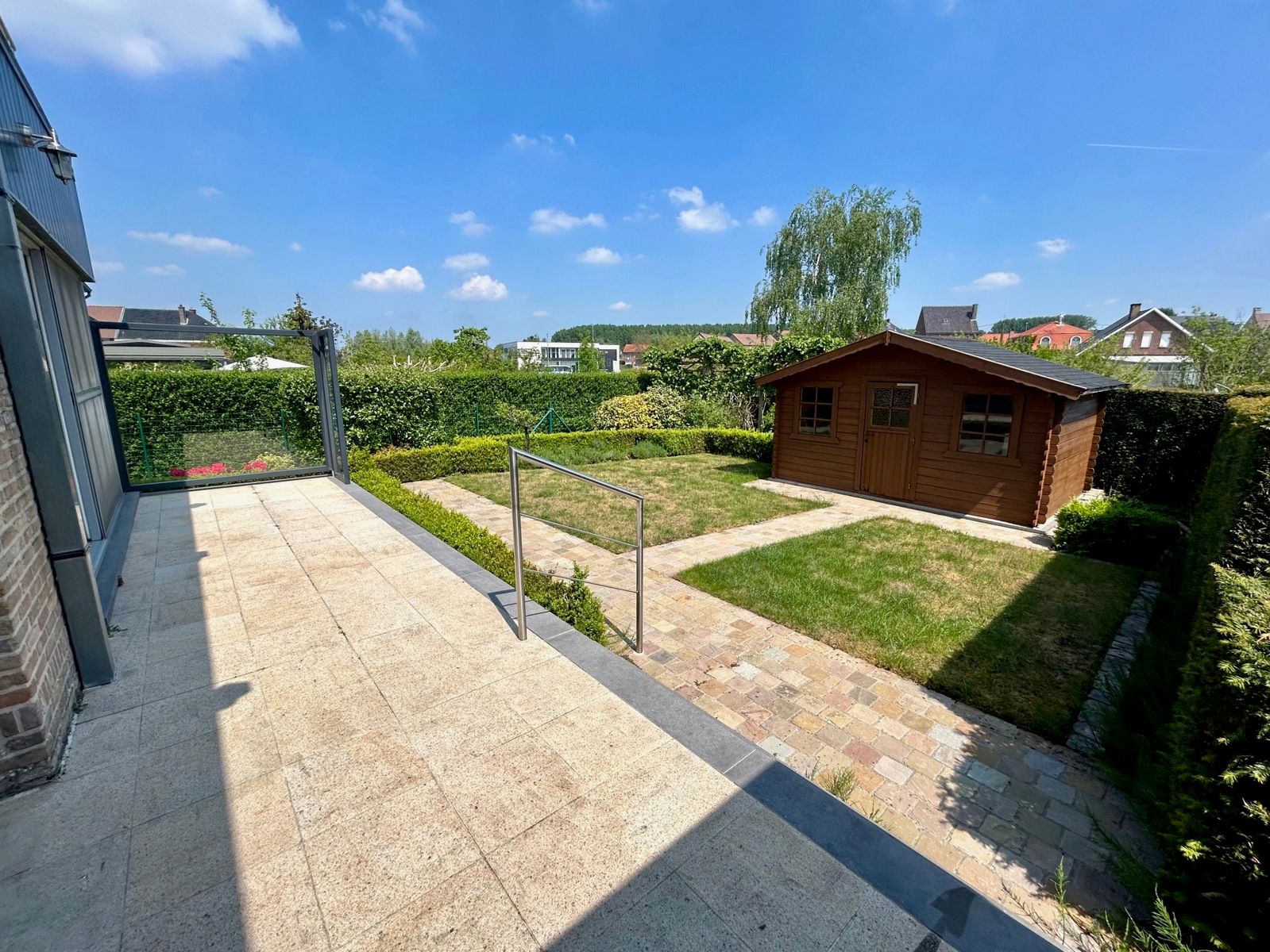 Eigentijdse gezinswoning met 3 slaapkamers en tuin foto 25