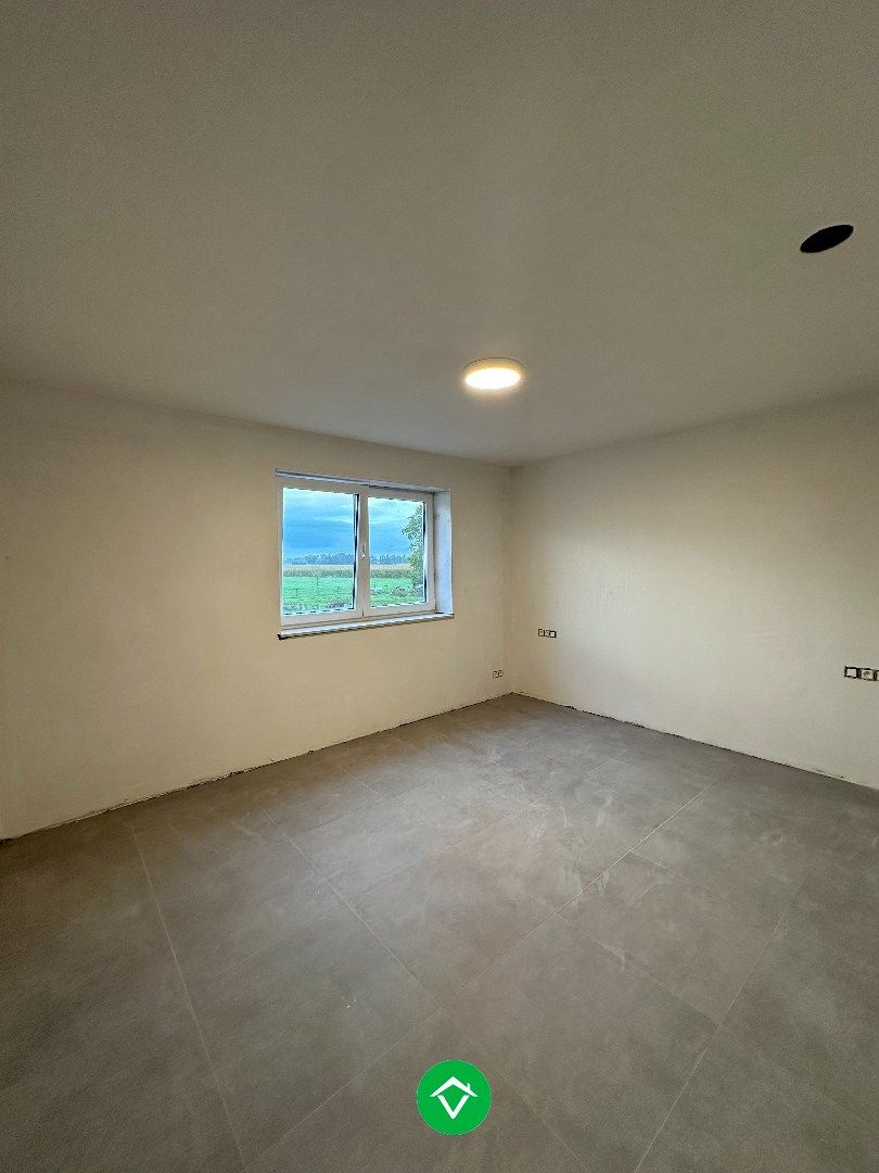 Stijlvolle halfopen nieuwbouwwoning in het landelijke Koekelare foto 16