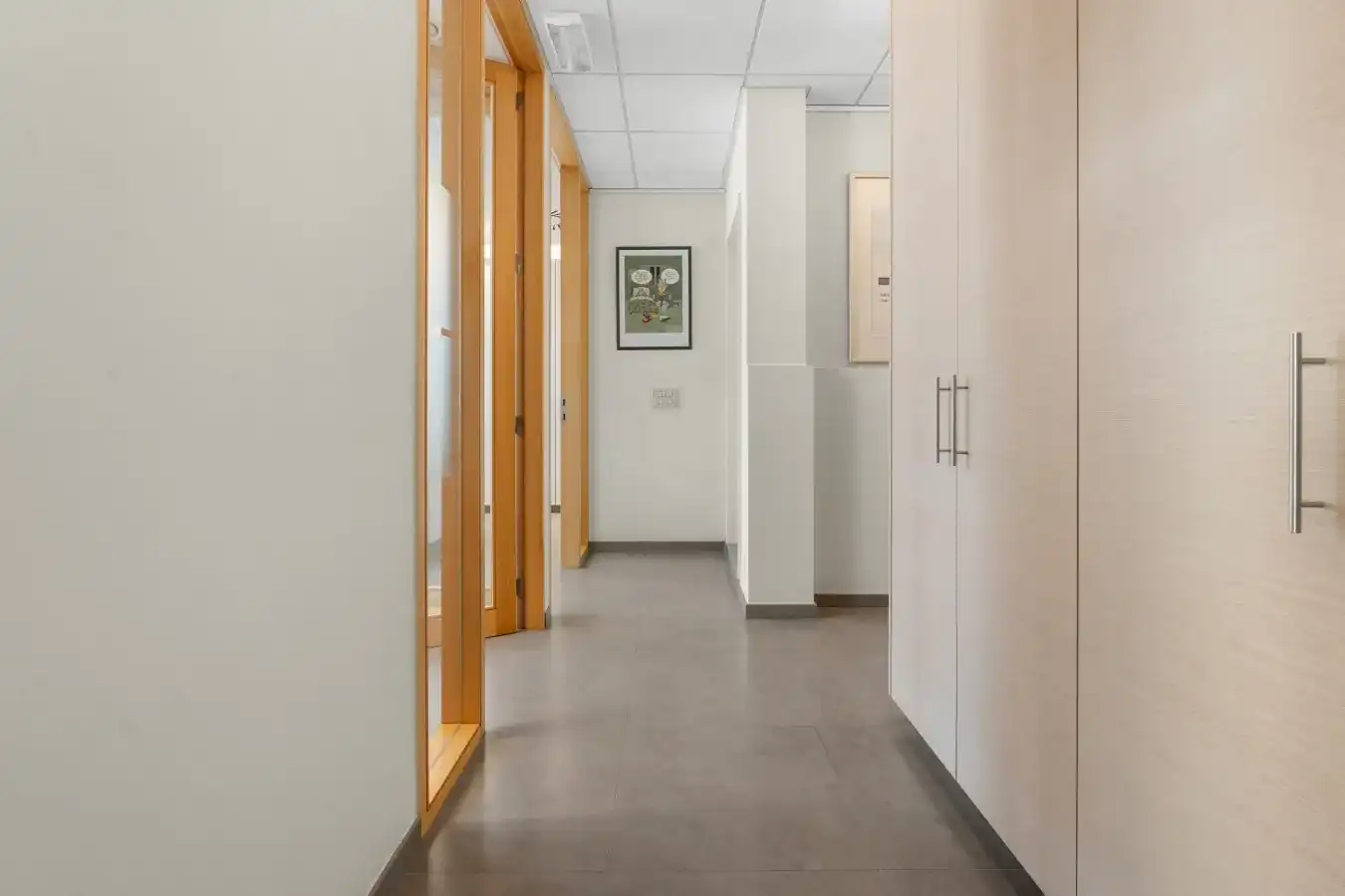 Beselare - Investeringspand met kantoorruimte en 2 verhuurde appartementen foto 2