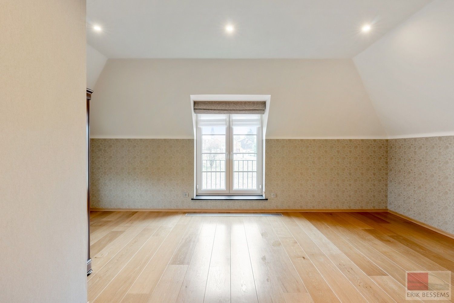 Deze ruime landelijk gelegen woning, met een woonoppervlakte van circa 287 m² en gelegen op een perceel van 3969 m², is voorzien van alle moderne comfort. foto 17