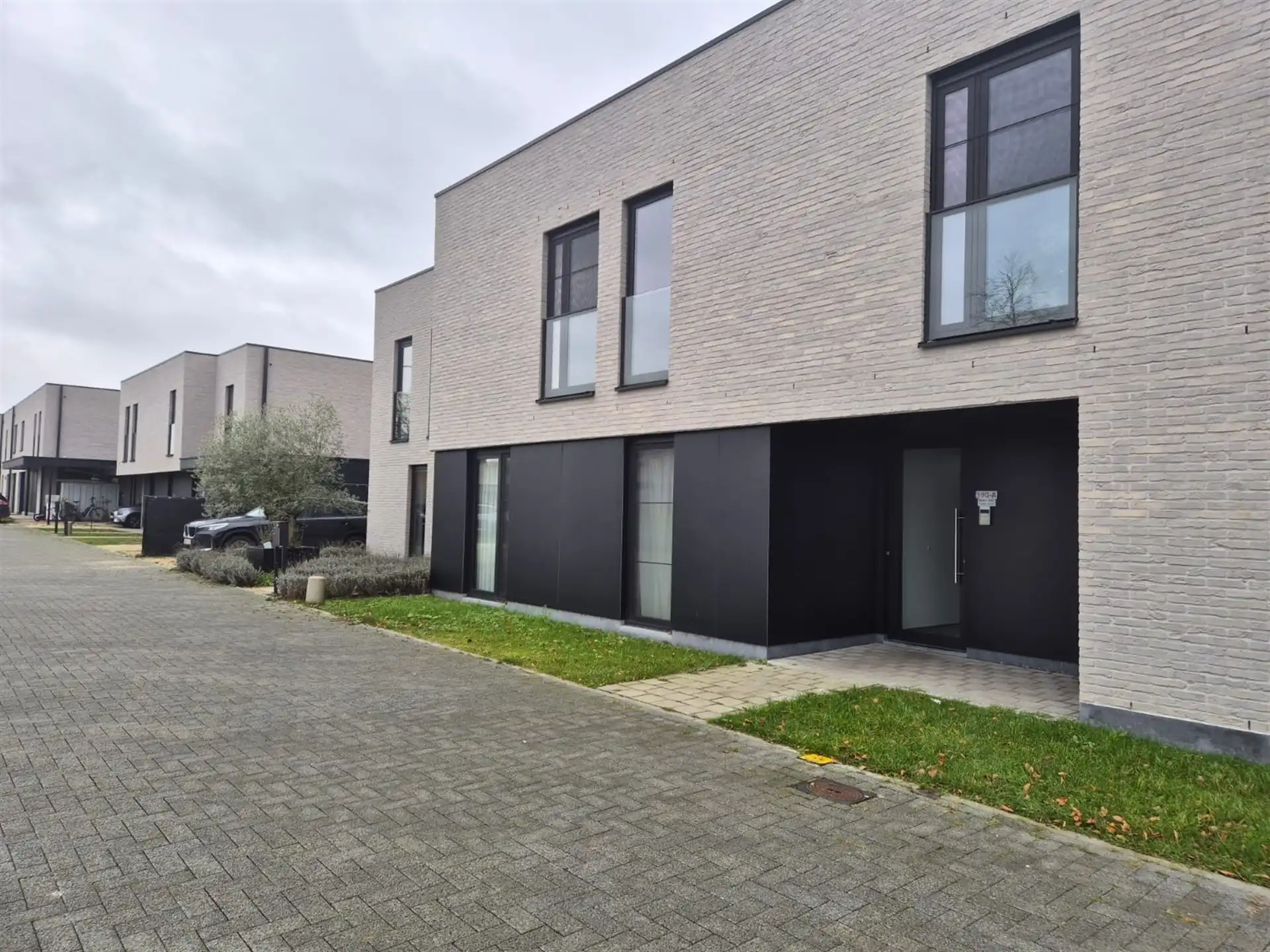 Energiezuinig gelijkvloers appartement met 2 slaapkamers en tuin. foto {{pictureIndex}}