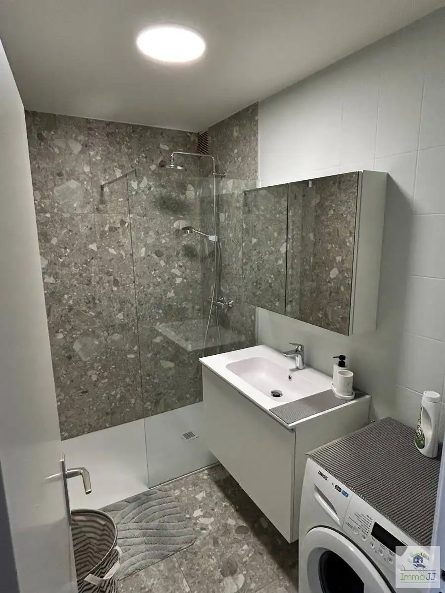 Gemeubeld appartement met 2 slaapkamers in Genk centrum foto 4