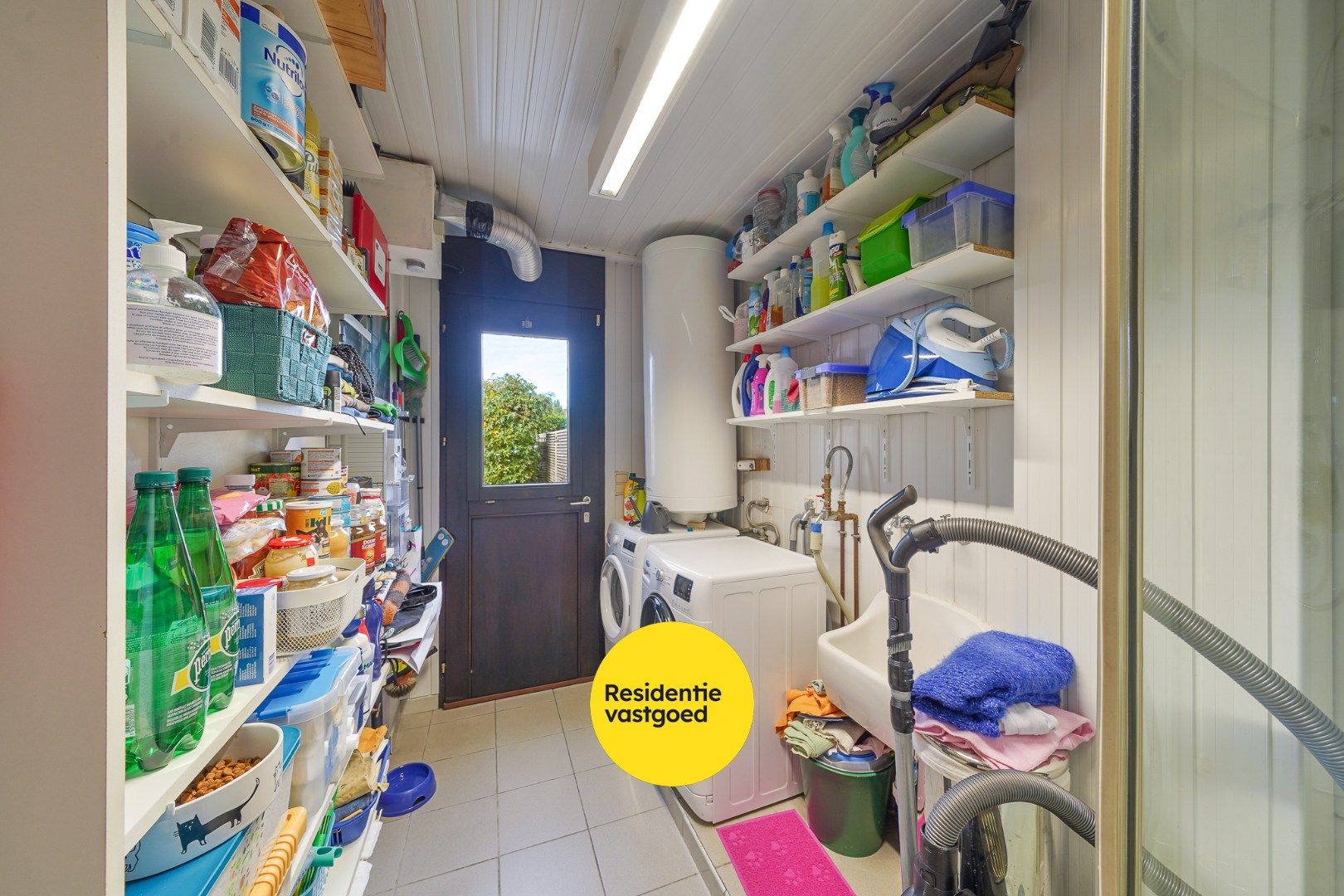 Instapklare halfopen woning met zonnige tuin, aparte garage en tuinhuis foto 14