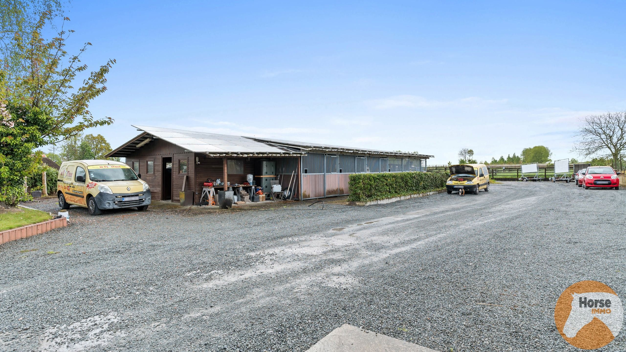 ASPELARE - Goeddraaiende frituur met ruime woning en paardenfaciliteiten. foto 22