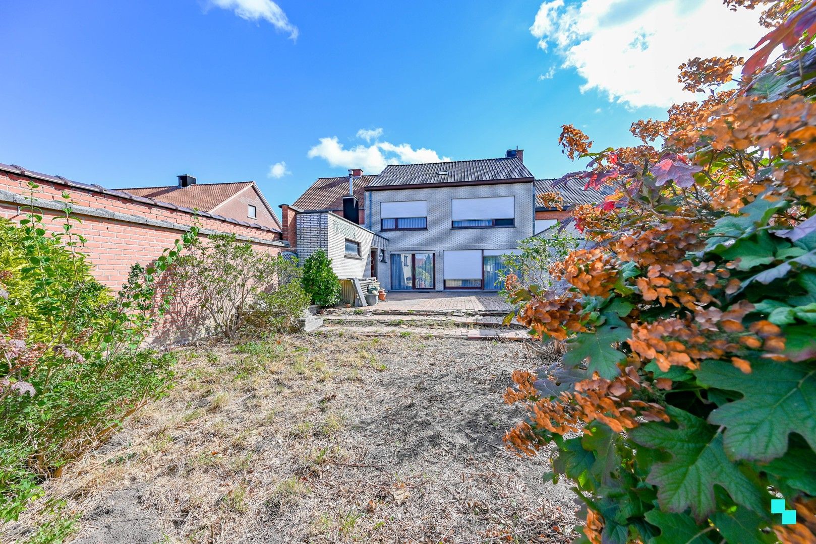 Hoofdfoto van de publicatie: Karaktervolle woning met riante woonoppervlakte (267 m²) en tuin in Emelgem