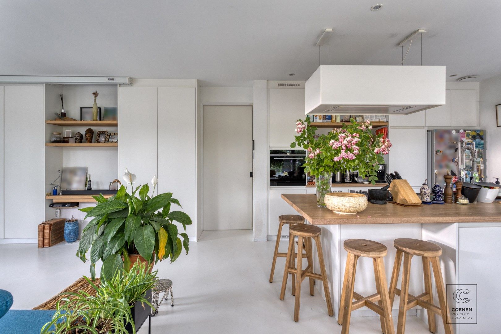 Prachtig, instapklare laagbouwwoning met 4 slaapkamer op een perceel van 995 m²! foto 6