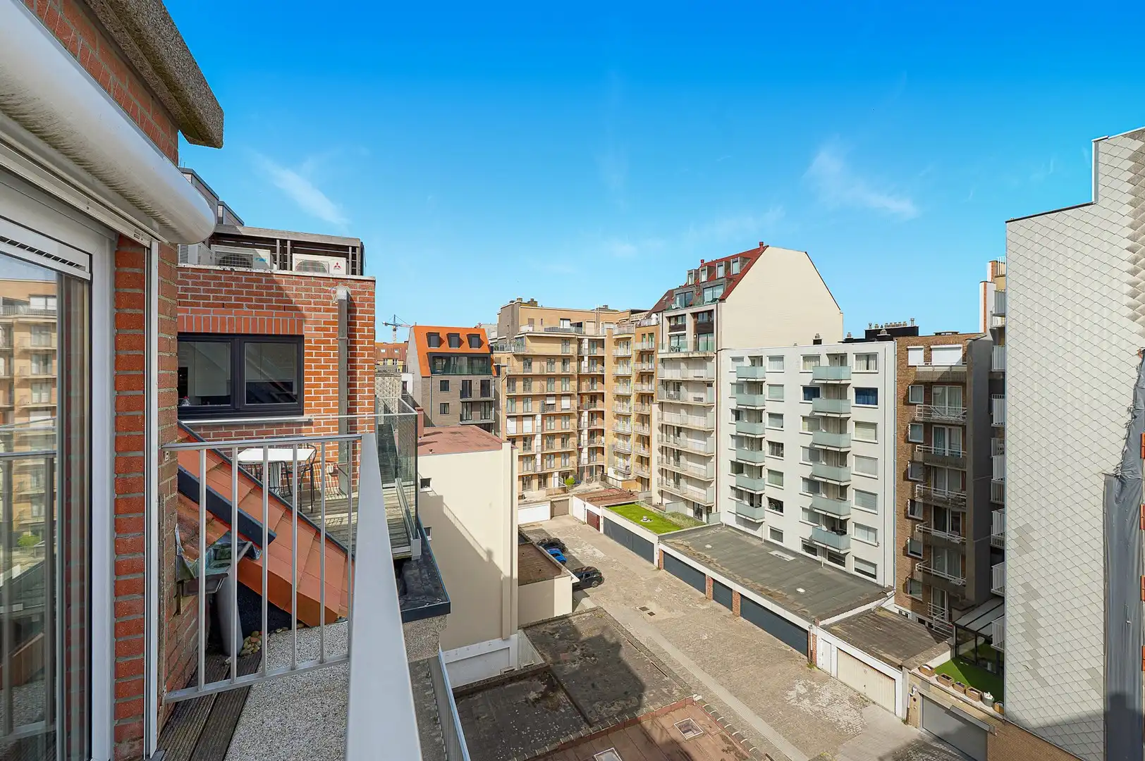Zonnig gerenoveerd duplex penthouse appartement te Zoute foto 15