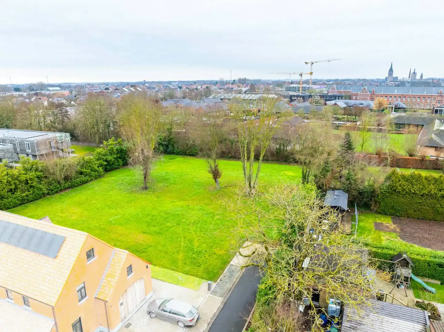 Uniek residentieel perceel 1.045m² in Ieper foto 6